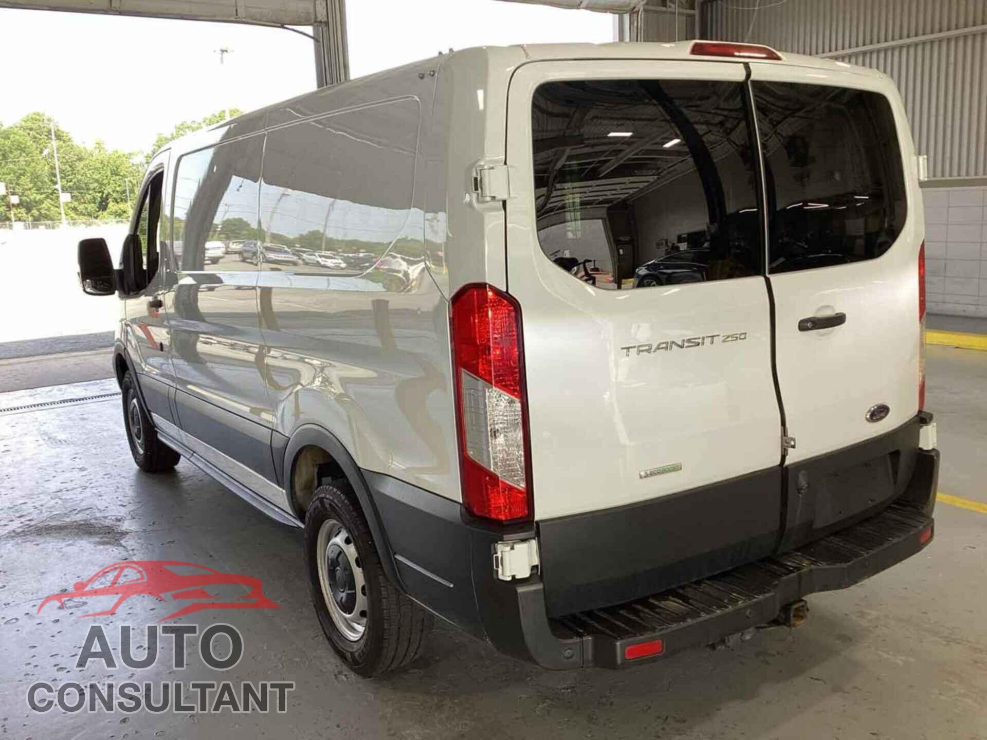 FORD TRANSIT 2019 - 1FTYR1YG5KKB26491