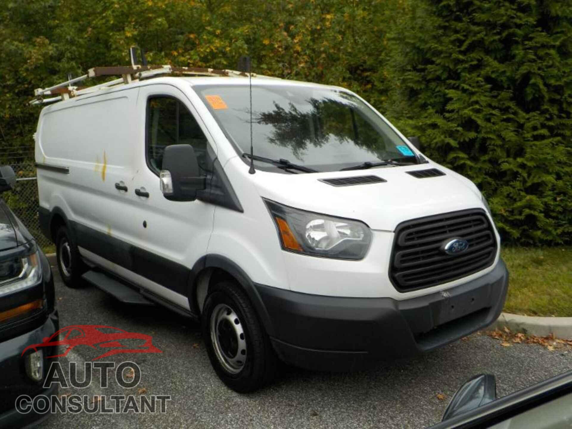 FORD TRANSIT 2017 - 1FTYR1YM0HKB43536