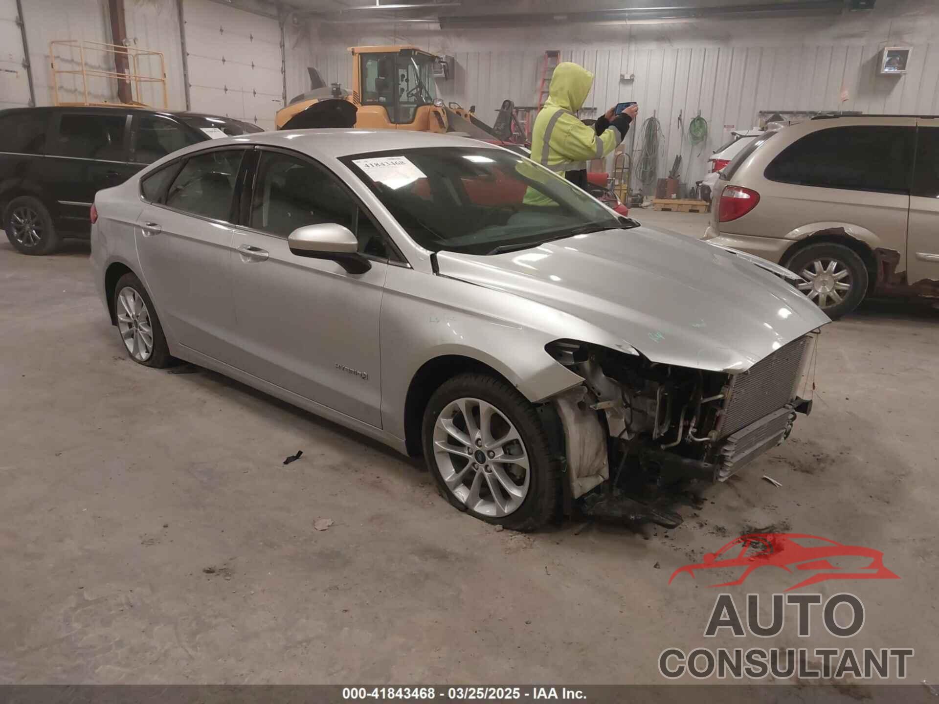 FORD FUSION HYBRID 2019 - 3FA6P0LU3KR239121