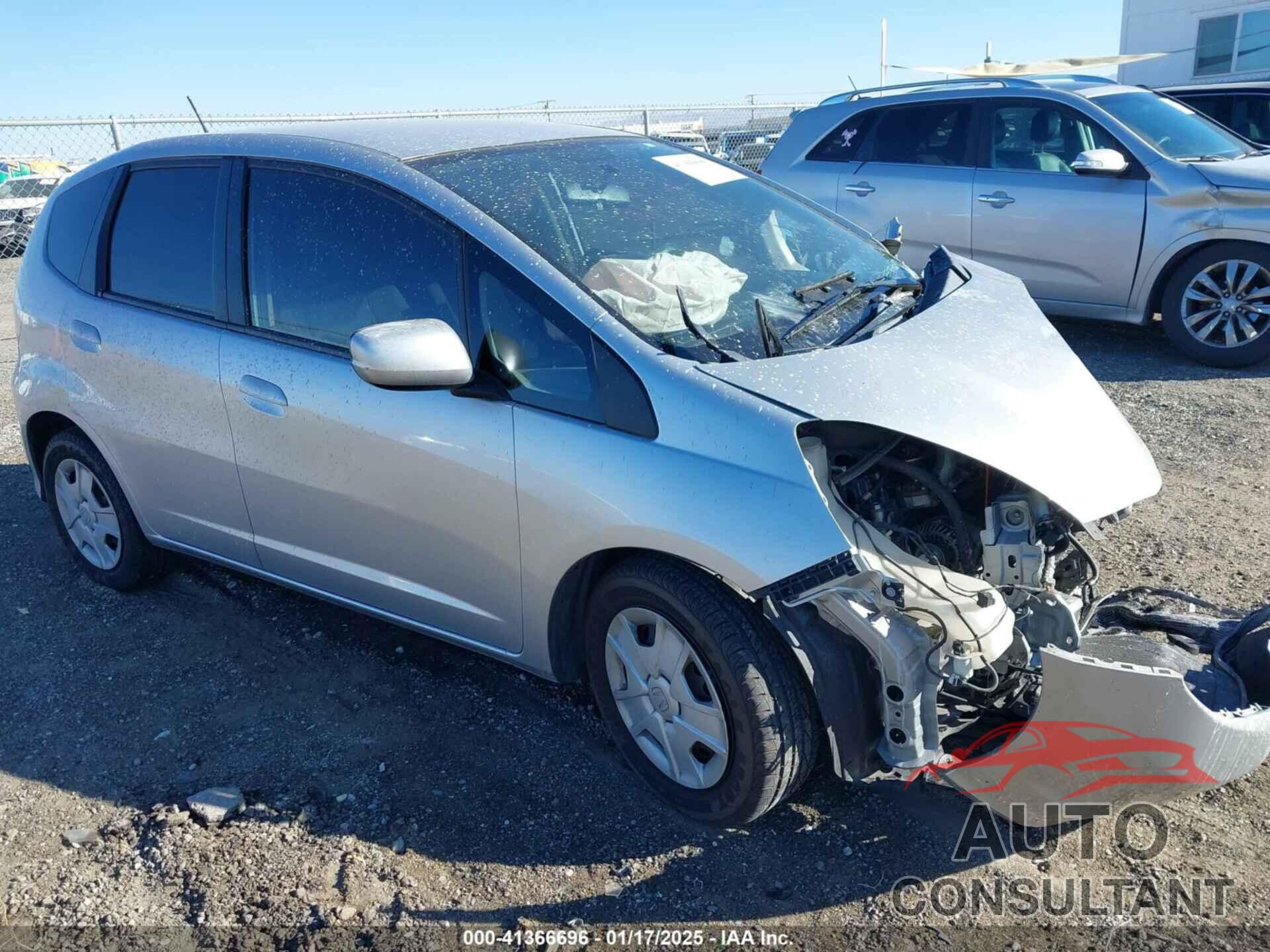 HONDA FIT 2013 - JHMGE8H32DC027541