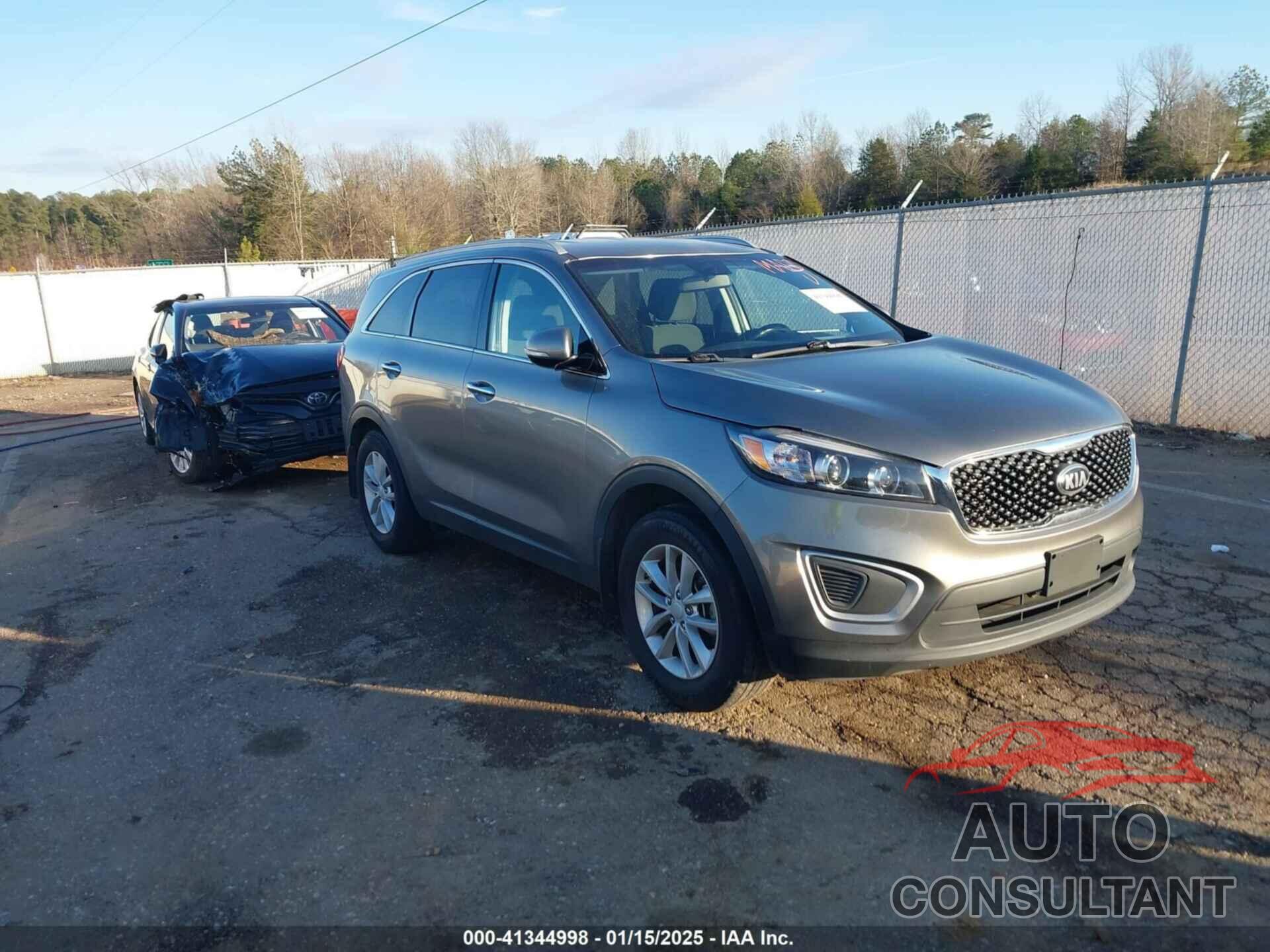 KIA SORENTO 2017 - 5XYPG4A3XHG221623