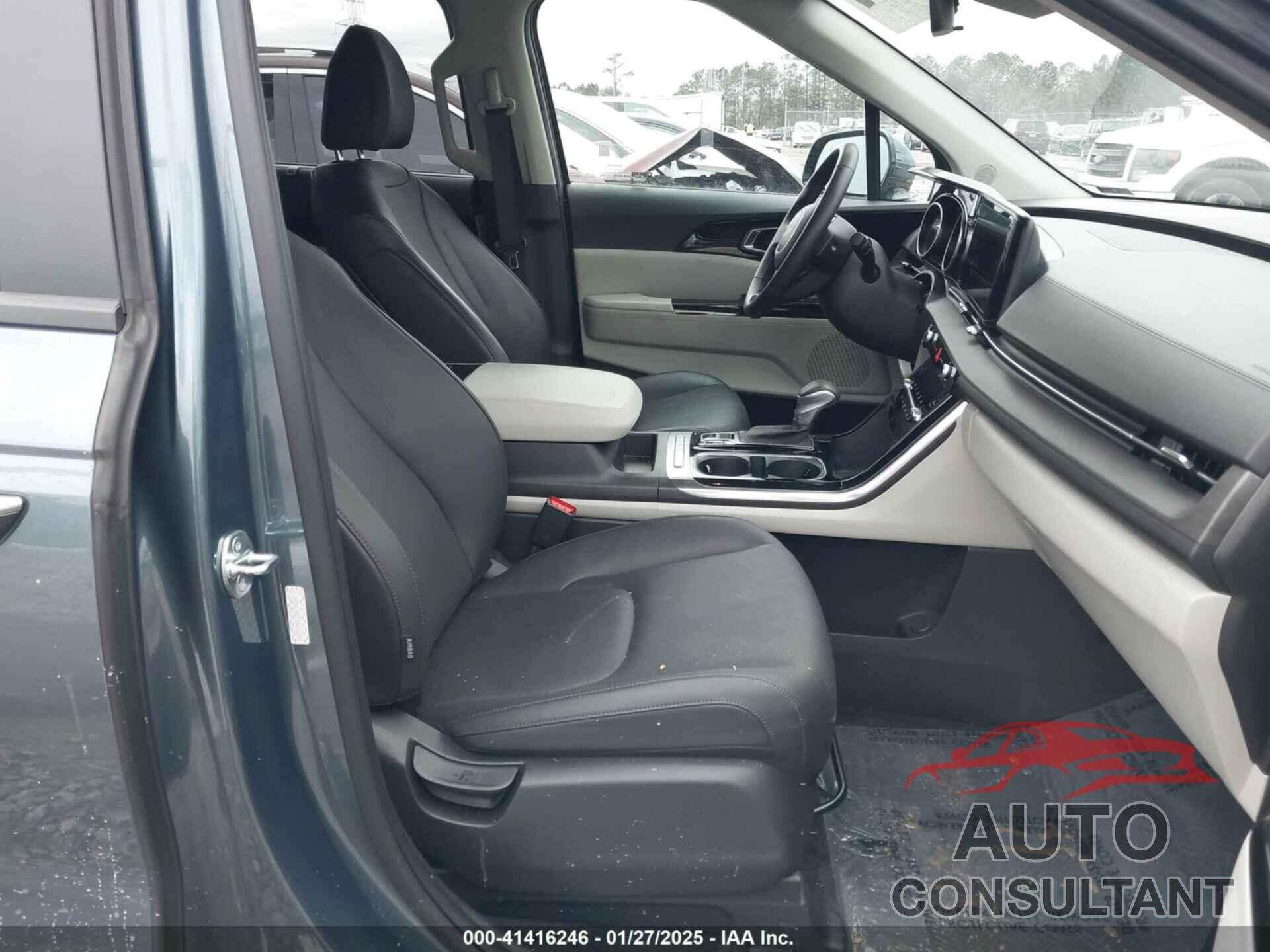 KIA CARNIVAL MPV 2023 - KNDNC5H37P6261383