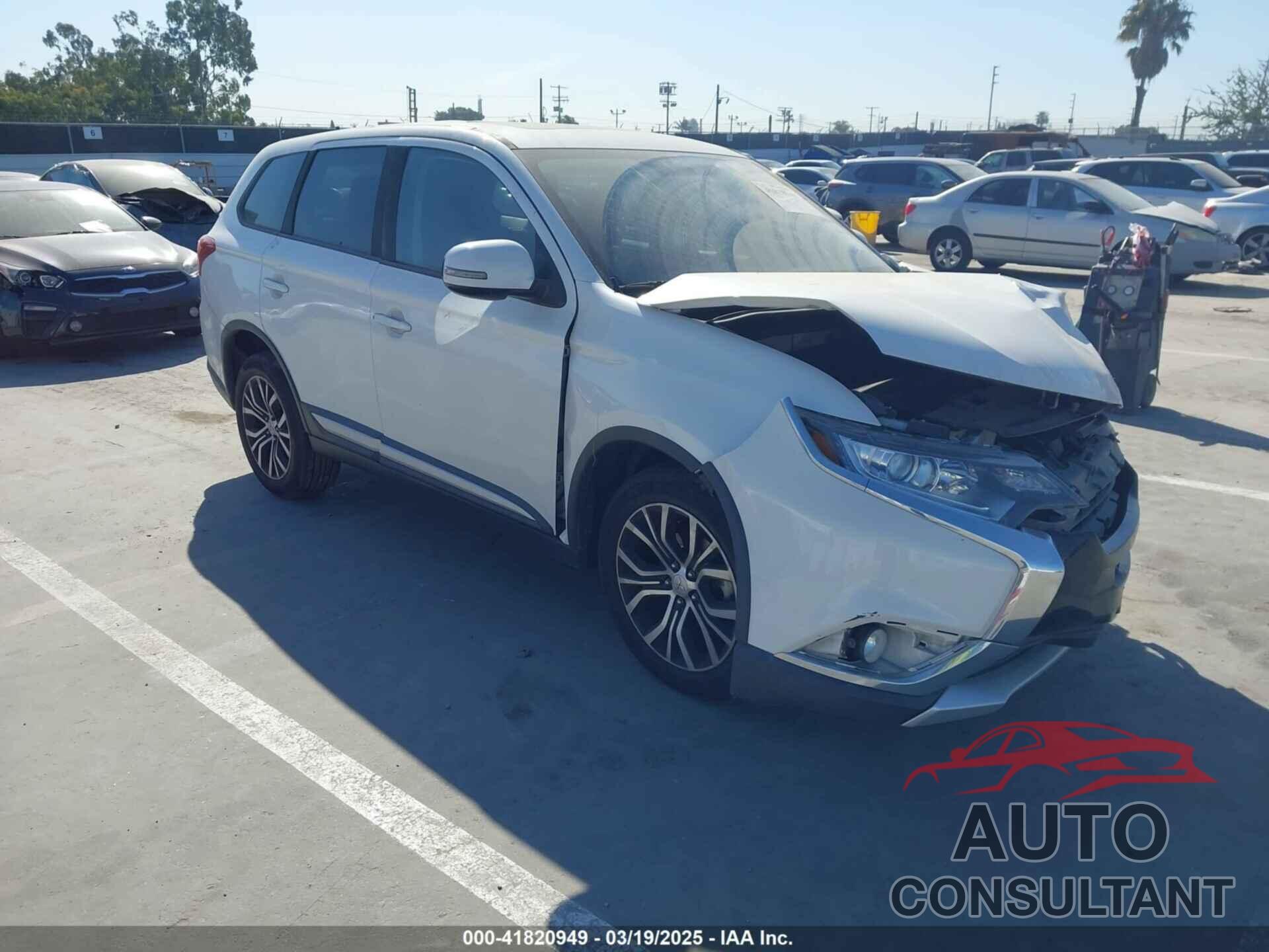 MITSUBISHI OUTLANDER 2018 - JA4AD3A30JZ061018