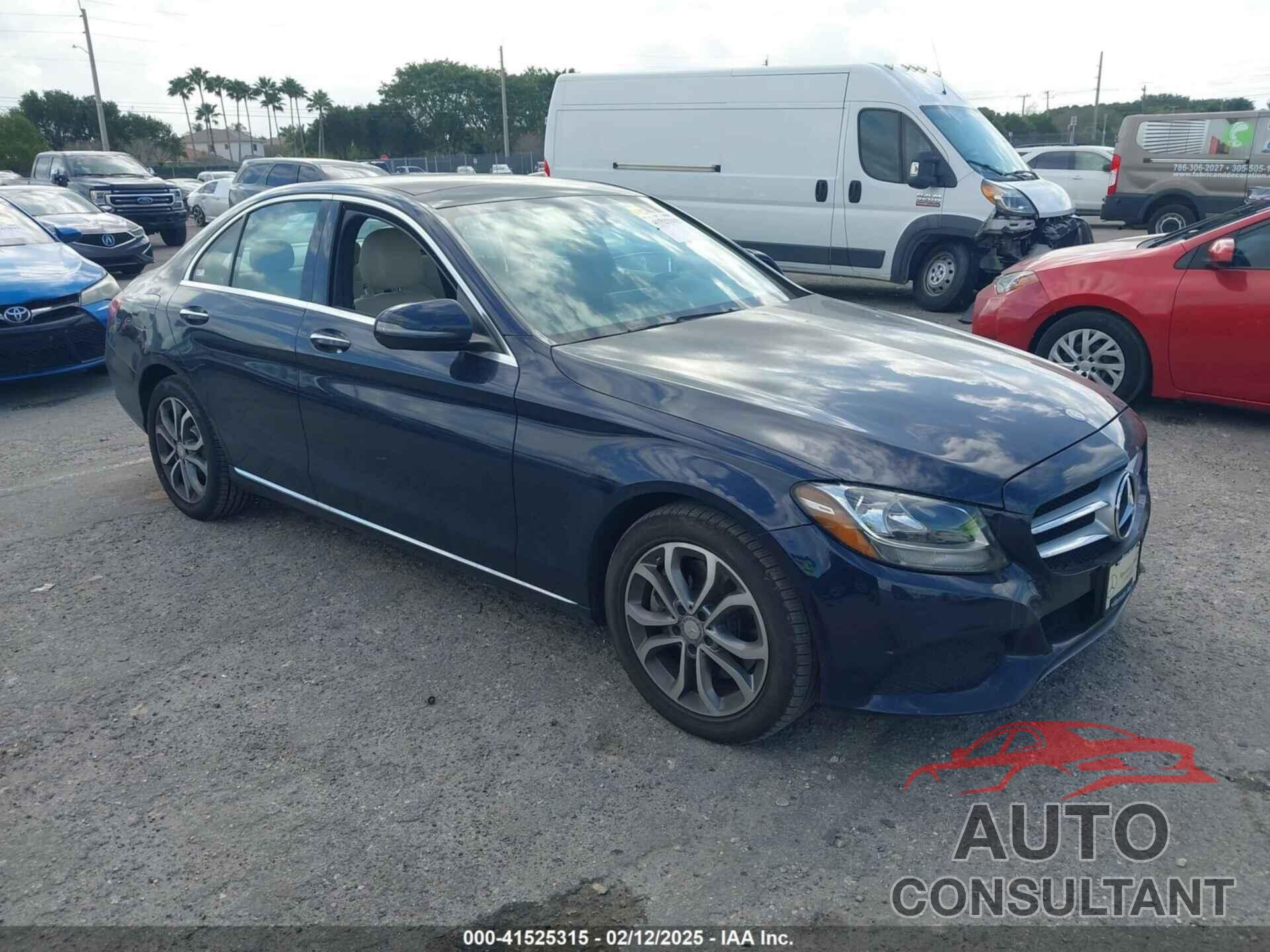MERCEDES-BENZ C 300 2016 - 55SWF4KB9GU121022