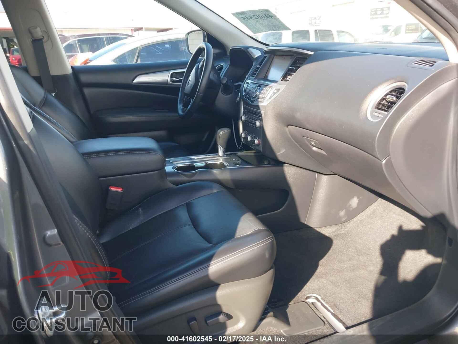 NISSAN PATHFINDER 2020 - 5N1DR2CN7LC579593
