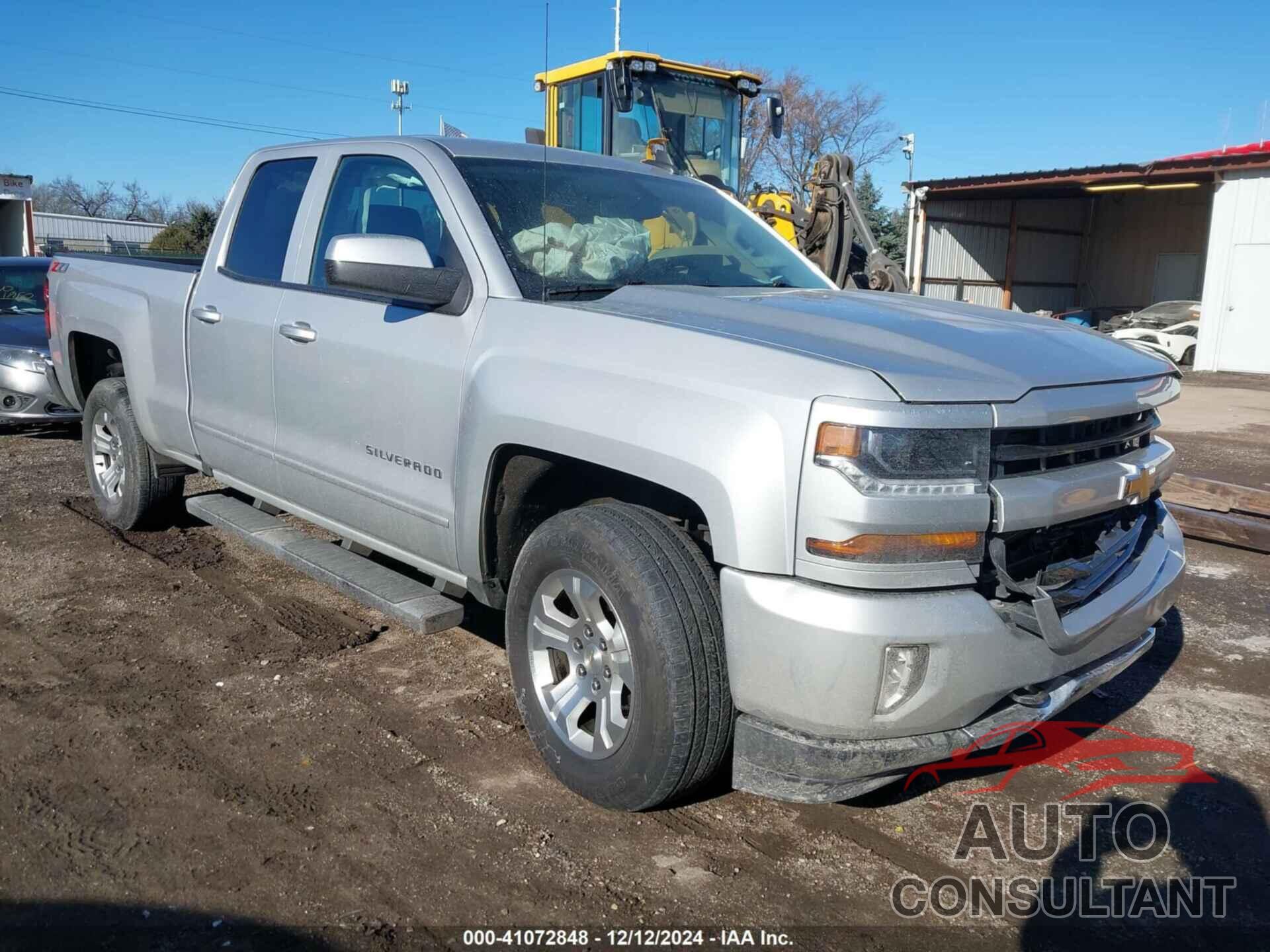 CHEVROLET SILVERADO 1500 2018 - 1GCVKREC5JZ104505