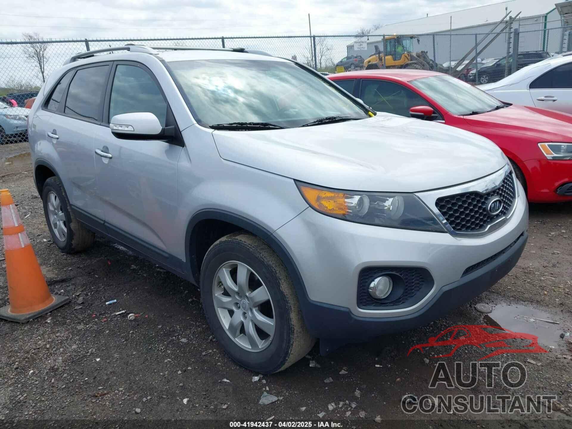 KIA SORENTO 2011 - 5XYKT4A13BG126851