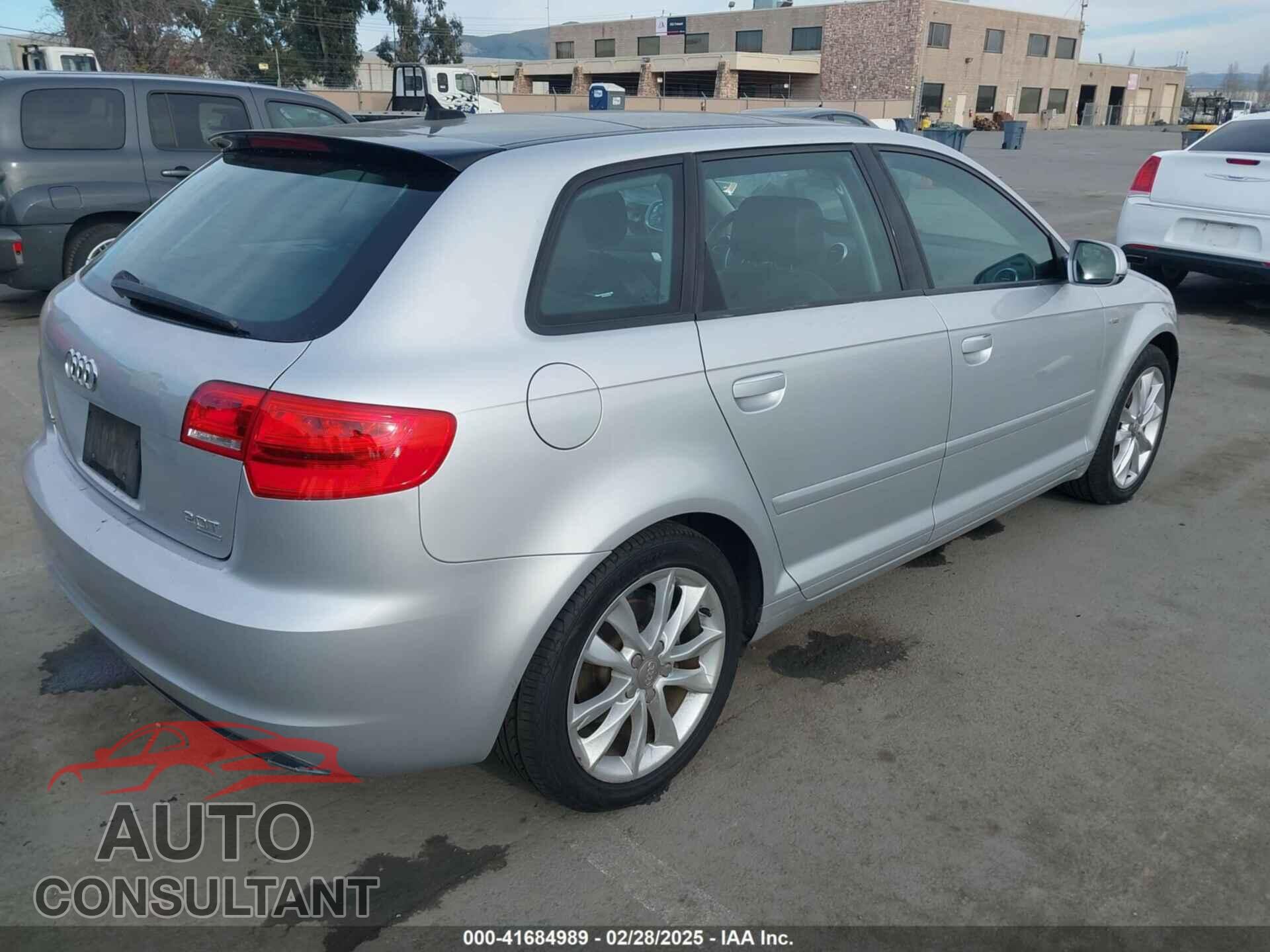 AUDI A3 2011 - WAUDFAFM7BA148981