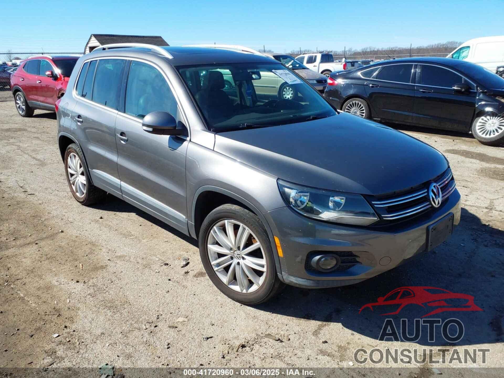 VOLKSWAGEN TIGUAN 2012 - WVGAV7AX4CW002275