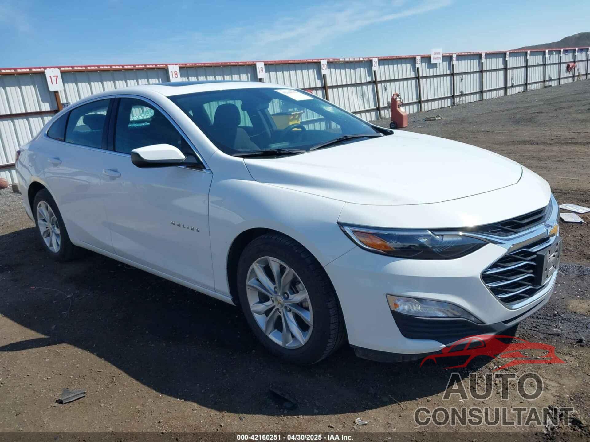CHEVROLET MALIBU 2022 - 1G1ZD5ST4NF174358
