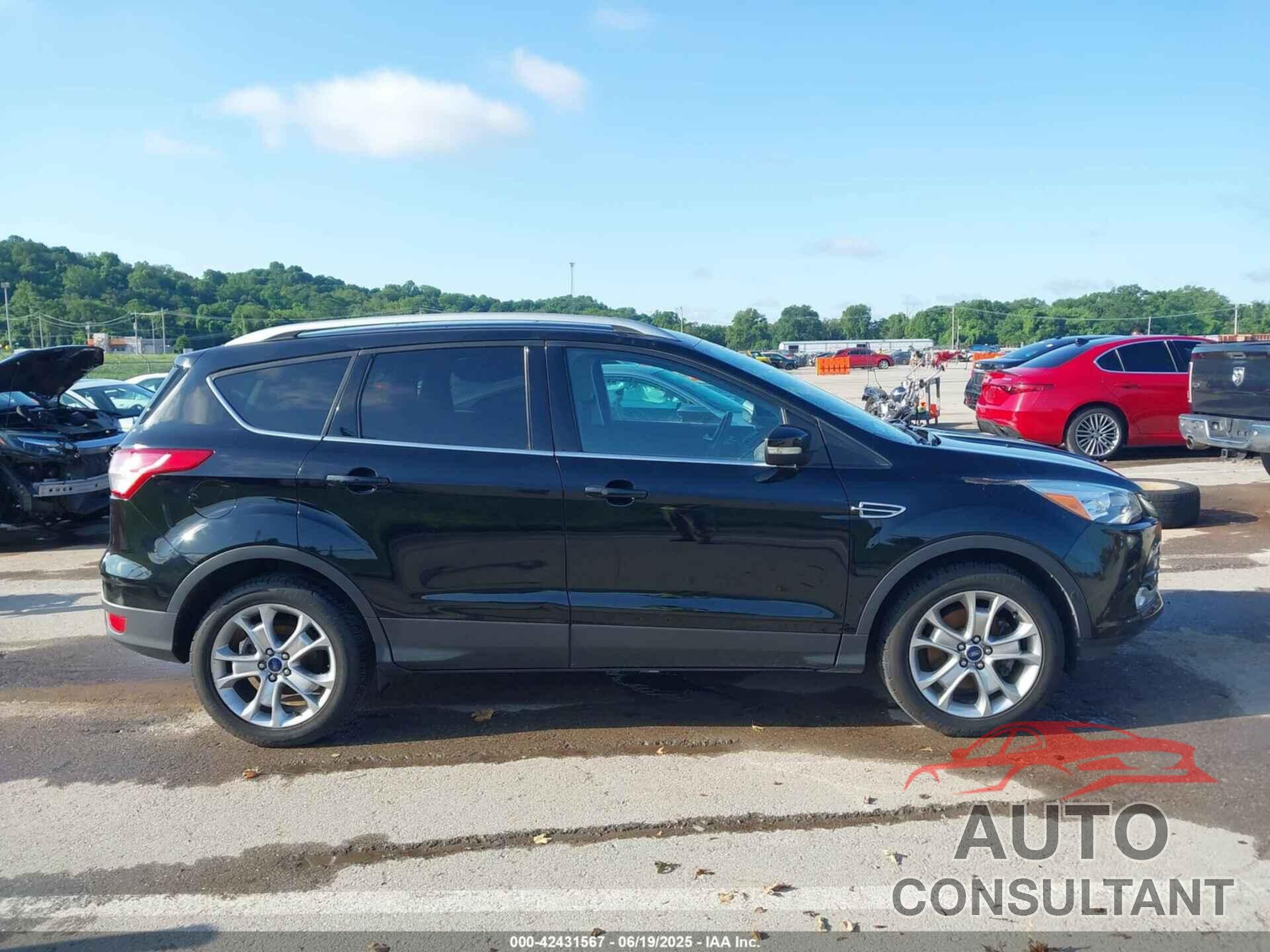 FORD ESCAPE 2016 - 1FMCU9J97GUC21242