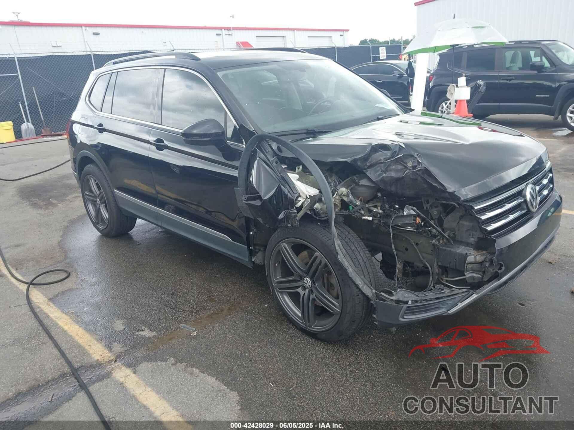 VOLKSWAGEN TIGUAN 2018 - 3VV3B7AX7JM076018