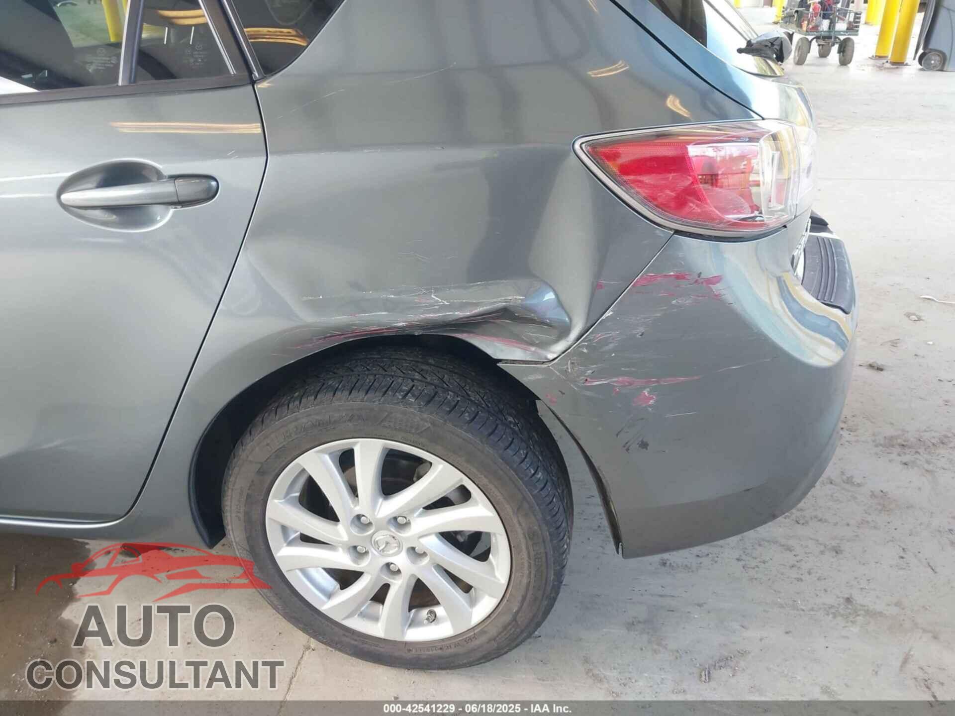 MAZDA MAZDA3 2012 - JM1BL1M76C1592922