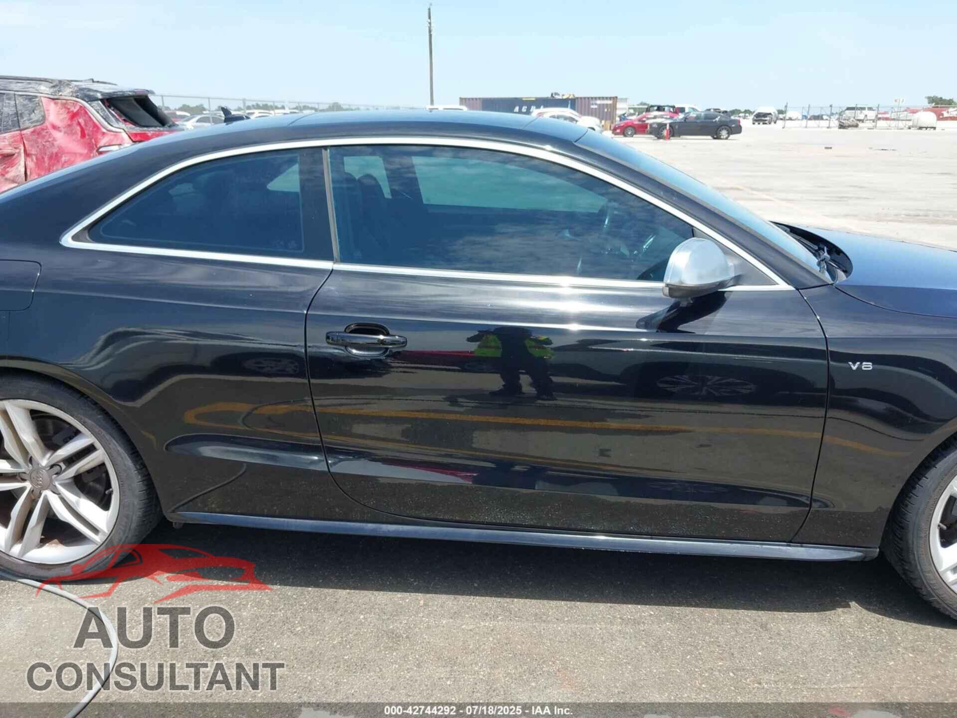 AUDI S5 2011 - WAUCVAFR4BA044166
