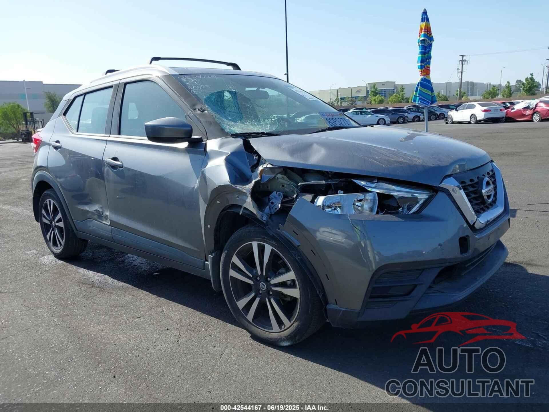 NISSAN KICKS 2018 - 3N1CP5CU3JL523251