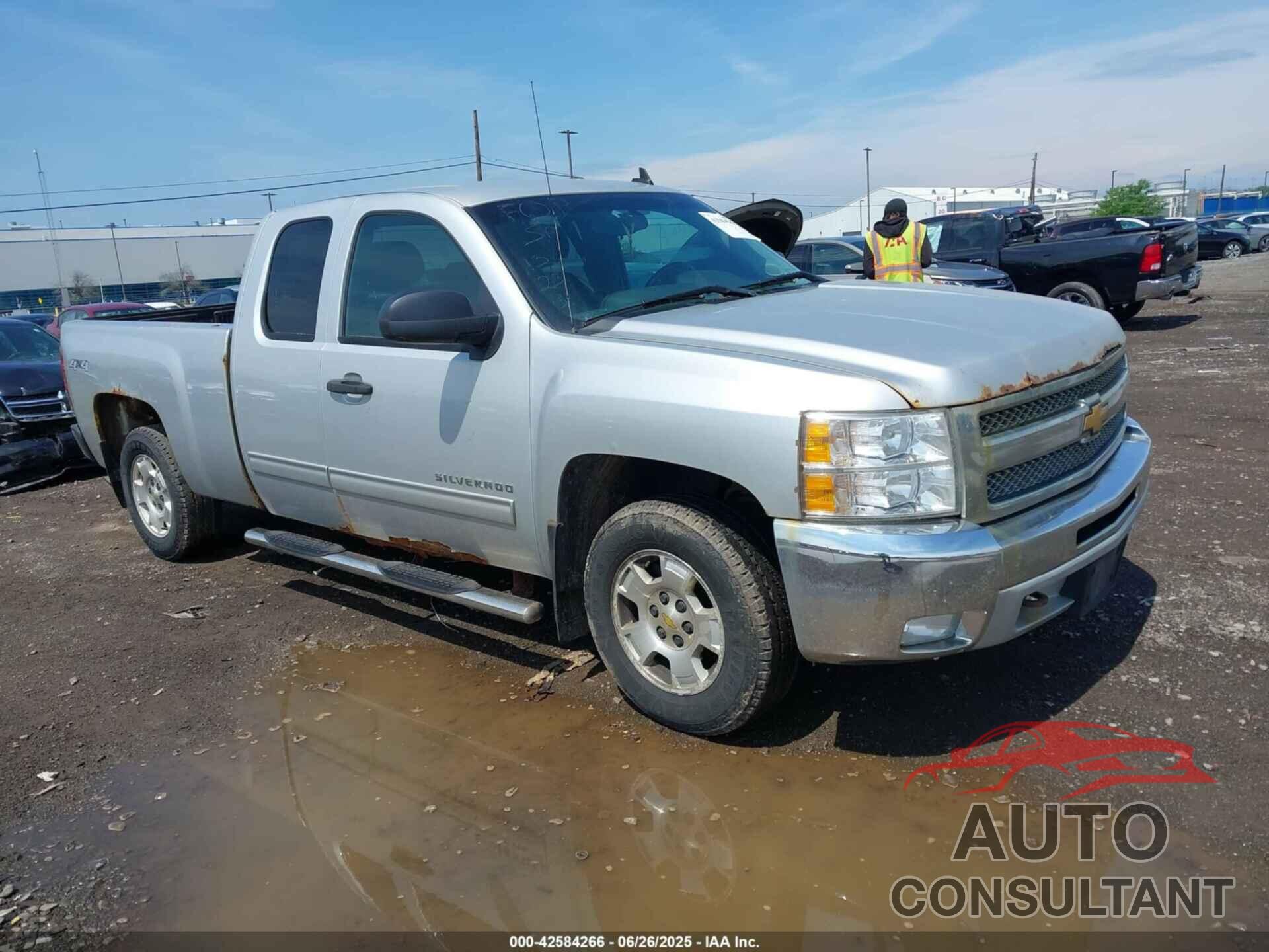 CHEVROLET SILVERADO 1500 2013 - 1GCRKSE72DZ320876