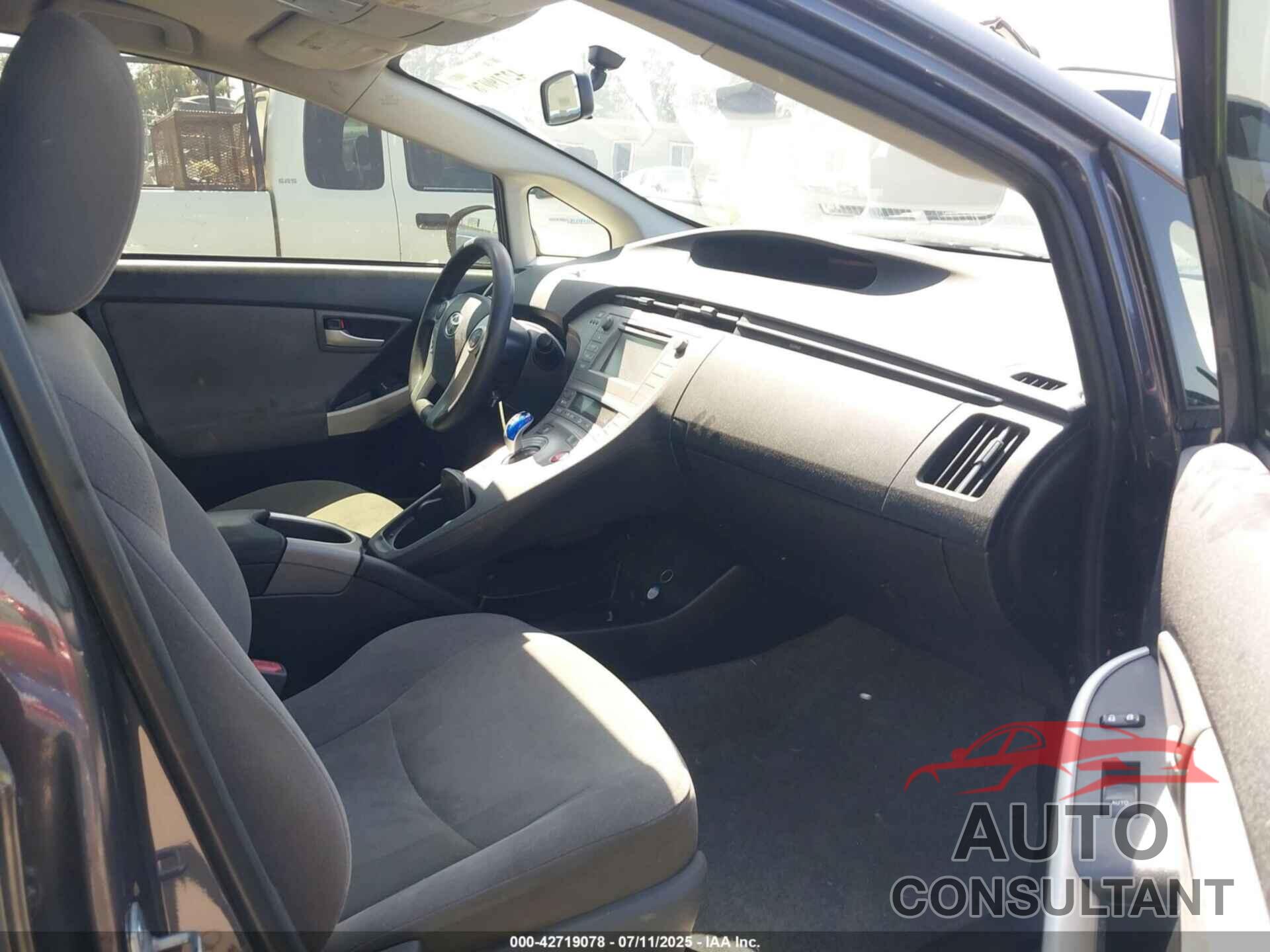 TOYOTA PRIUS 2015 - JTDKN3DU2F0424782