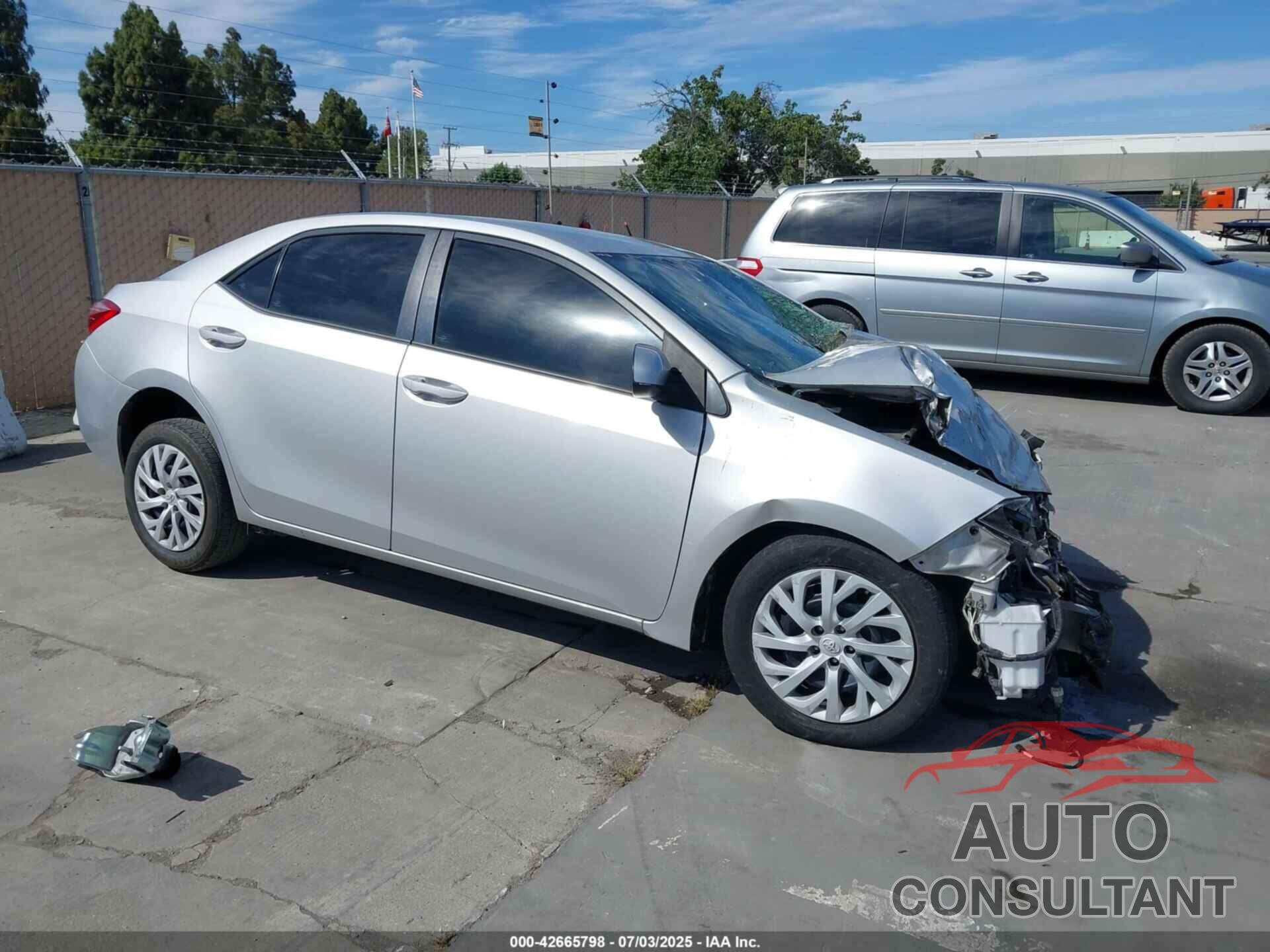TOYOTA COROLLA 2018 - 5YFBURHE5JP854362