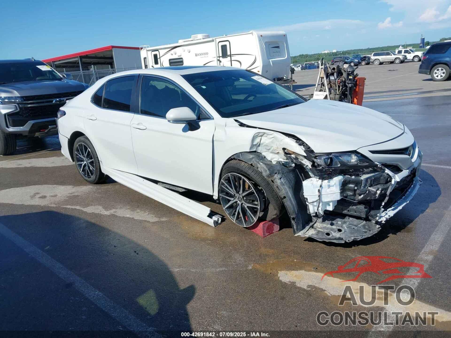 TOYOTA CAMRY 2024 - 4T1T11AKXRU208212