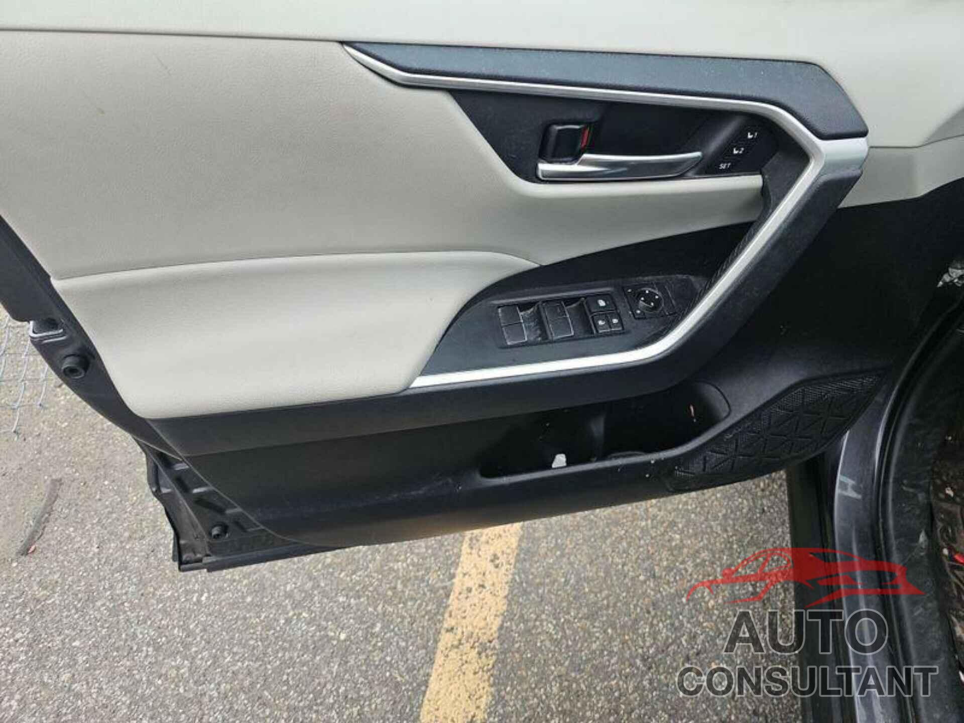 TOYOTA RAV4 2021 - 2T3B6RFV8MW020173