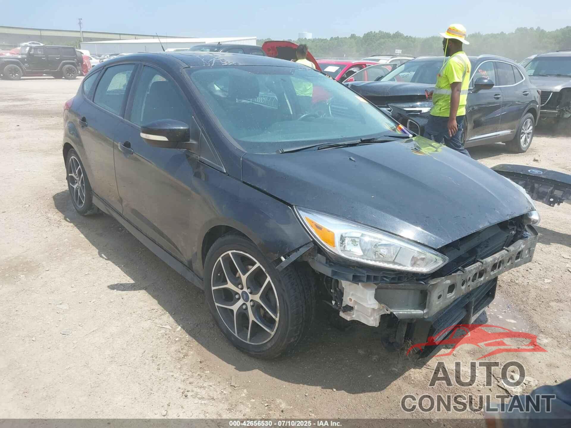 FORD FOCUS 2015 - 1FADP3K28FL379100