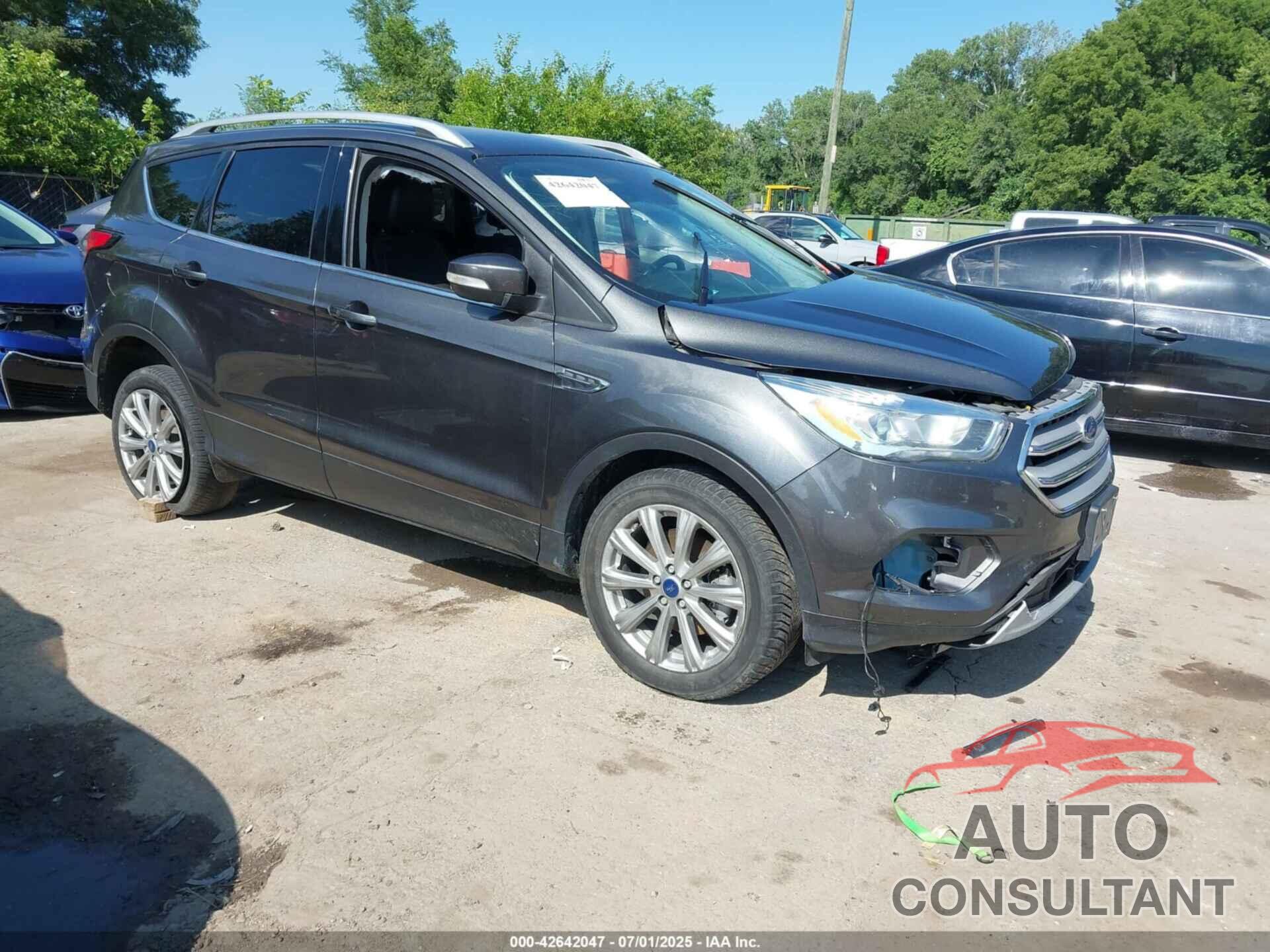 FORD ESCAPE 2017 - 1FMCU9J90HUE08002