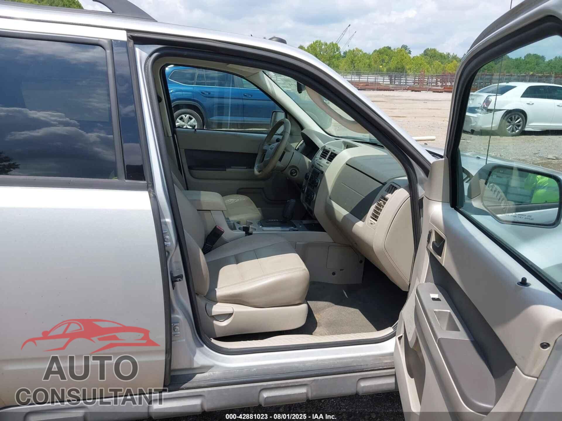 FORD ESCAPE 2009 - 1FMCU03G59KB39547