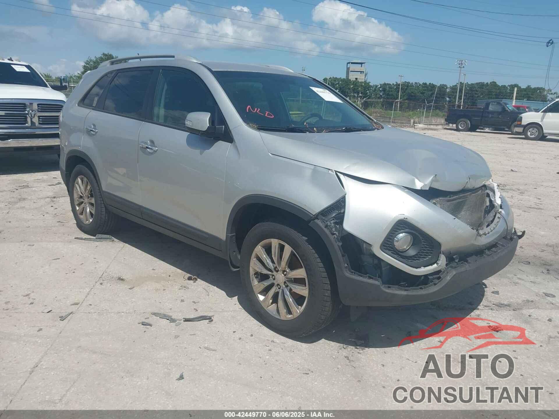 KIA SORENTO 2011 - 5XYKU4A29BG091481