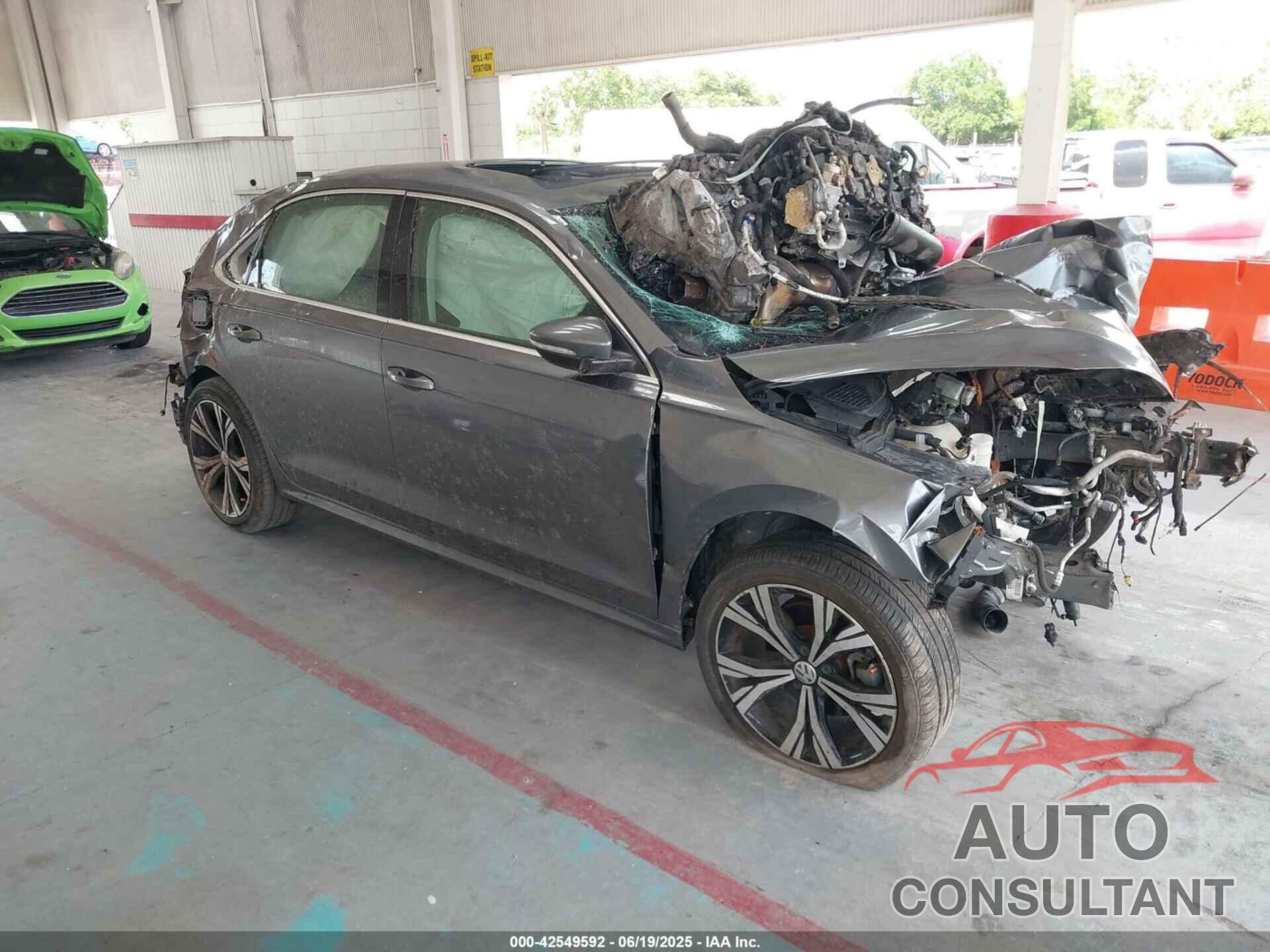 VOLKSWAGEN PASSAT 2021 - 1VWSA7A37MC010632