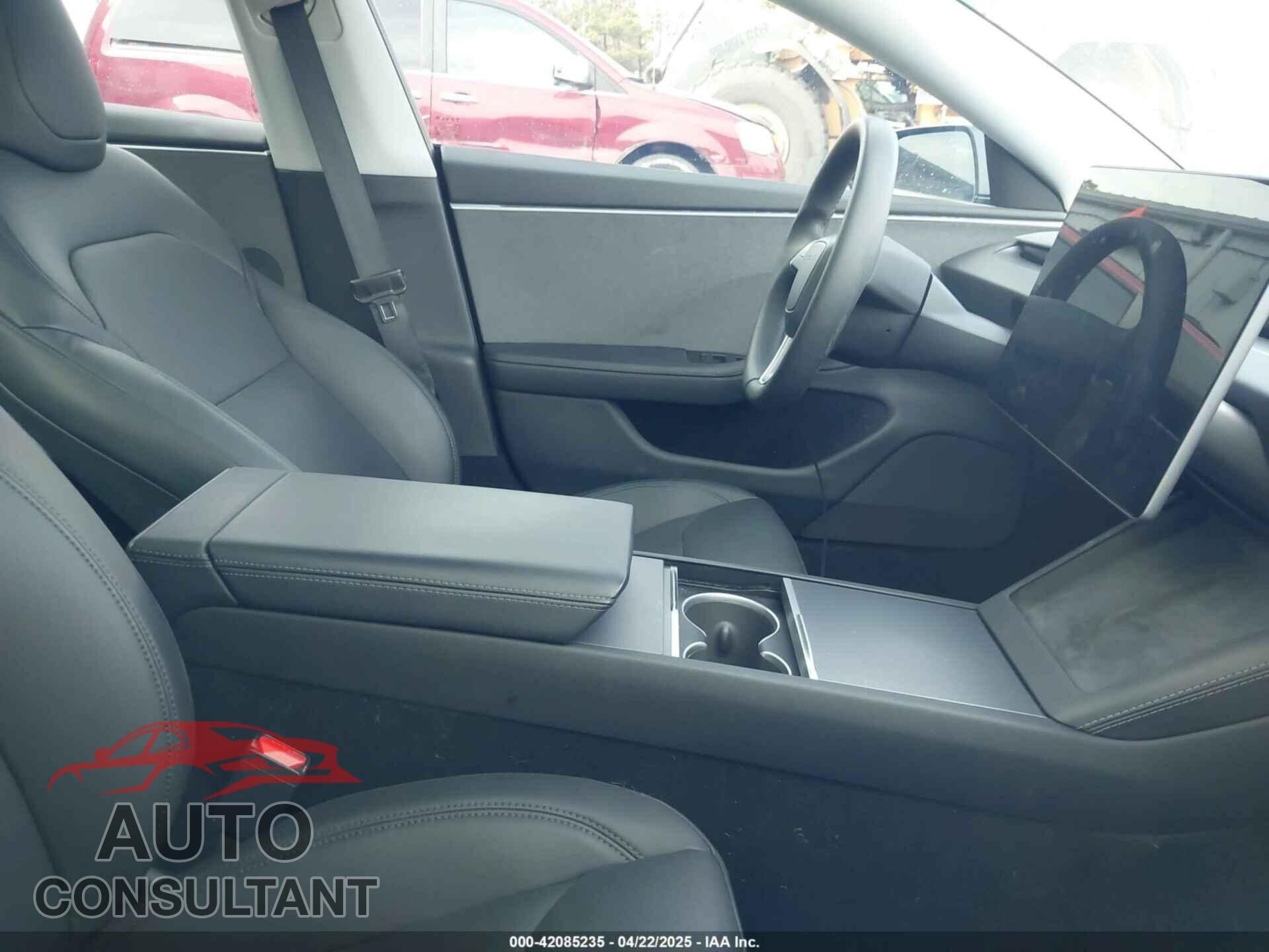 TESLA MODEL 3 2024 - 5YJ3E1EA4RF742745