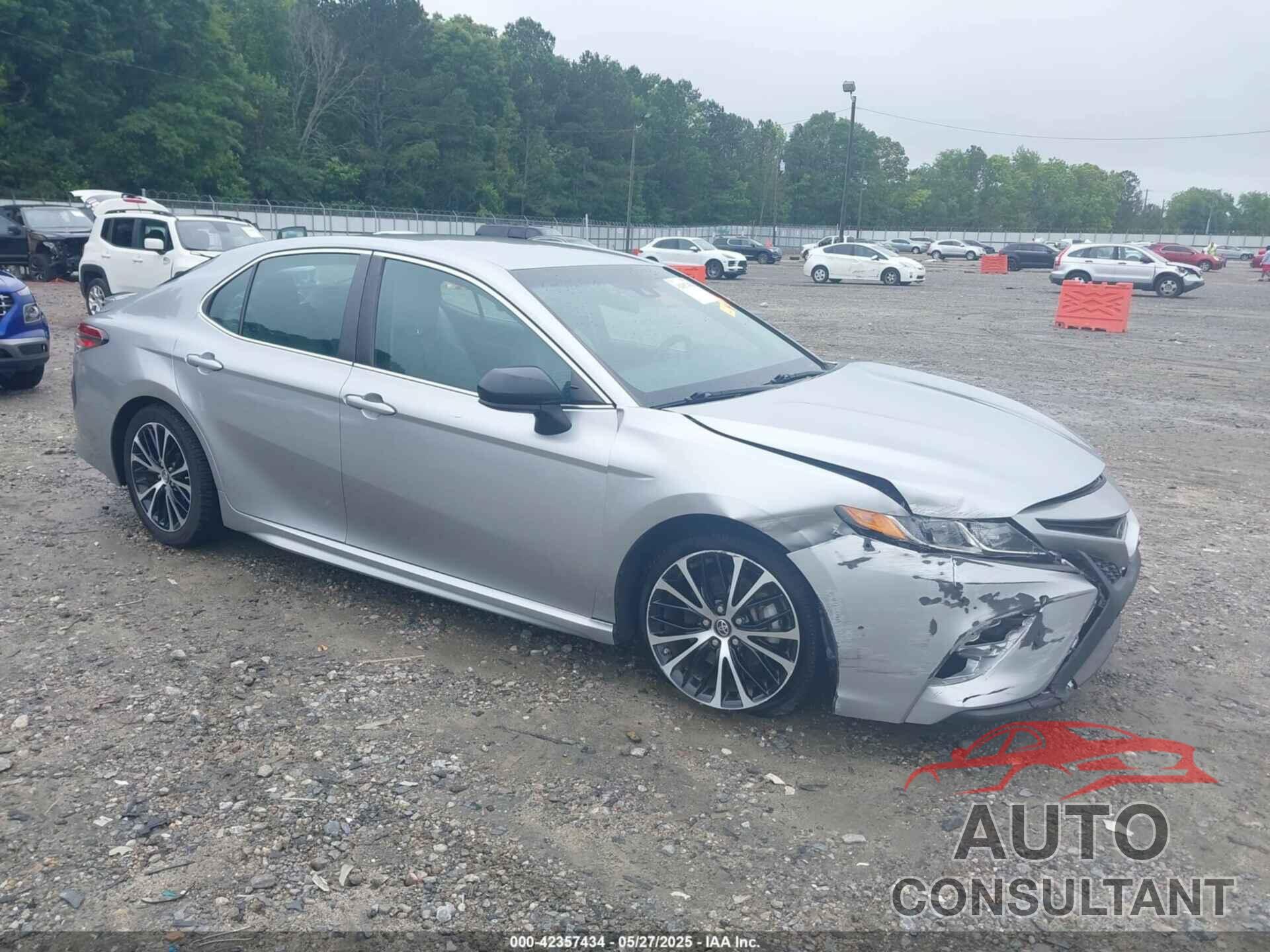 TOYOTA CAMRY 2018 - 4T1B11HK8JU033819