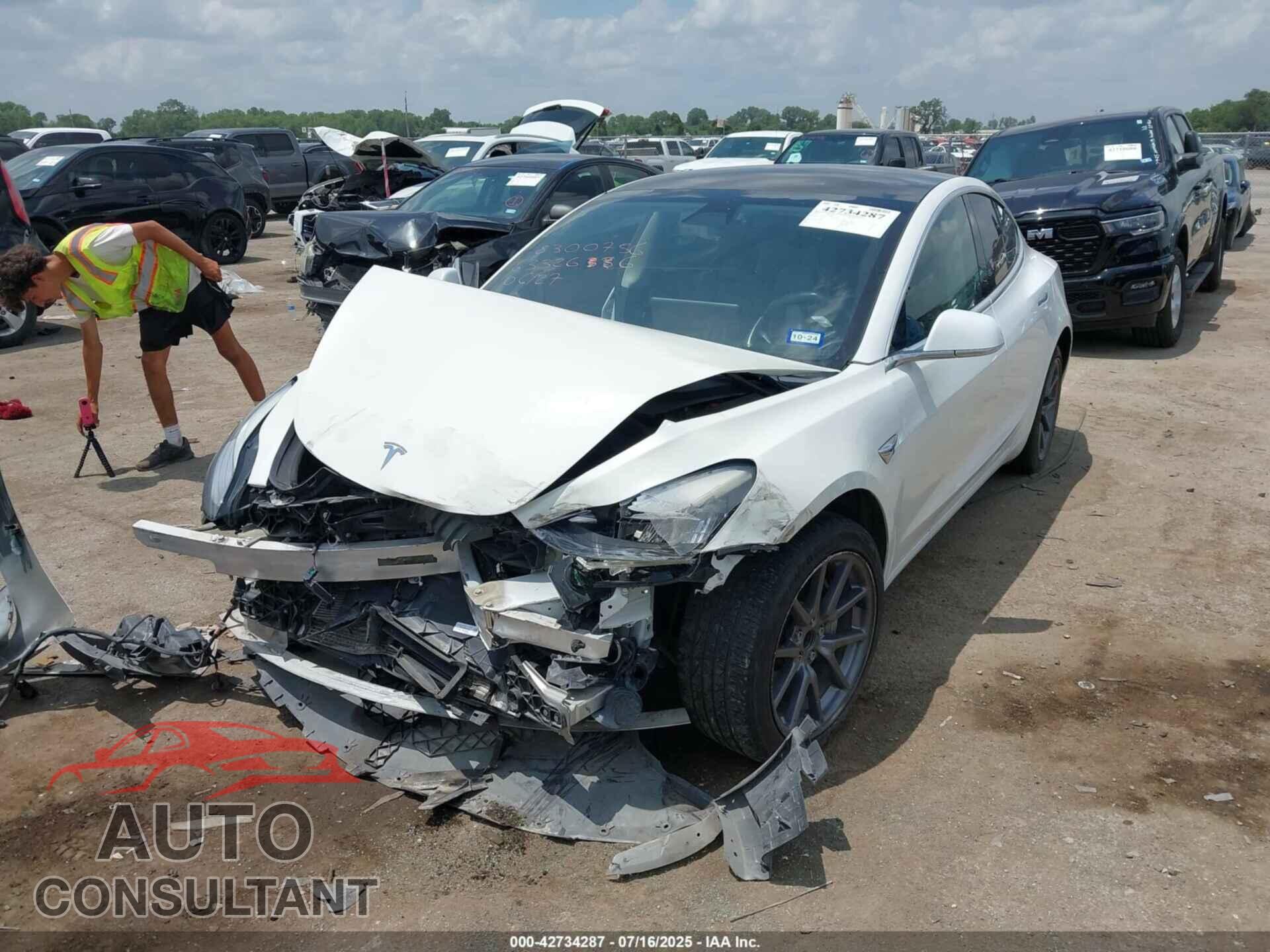 TESLA MODEL 3 2020 - 5YJ3E1EA7LF633266