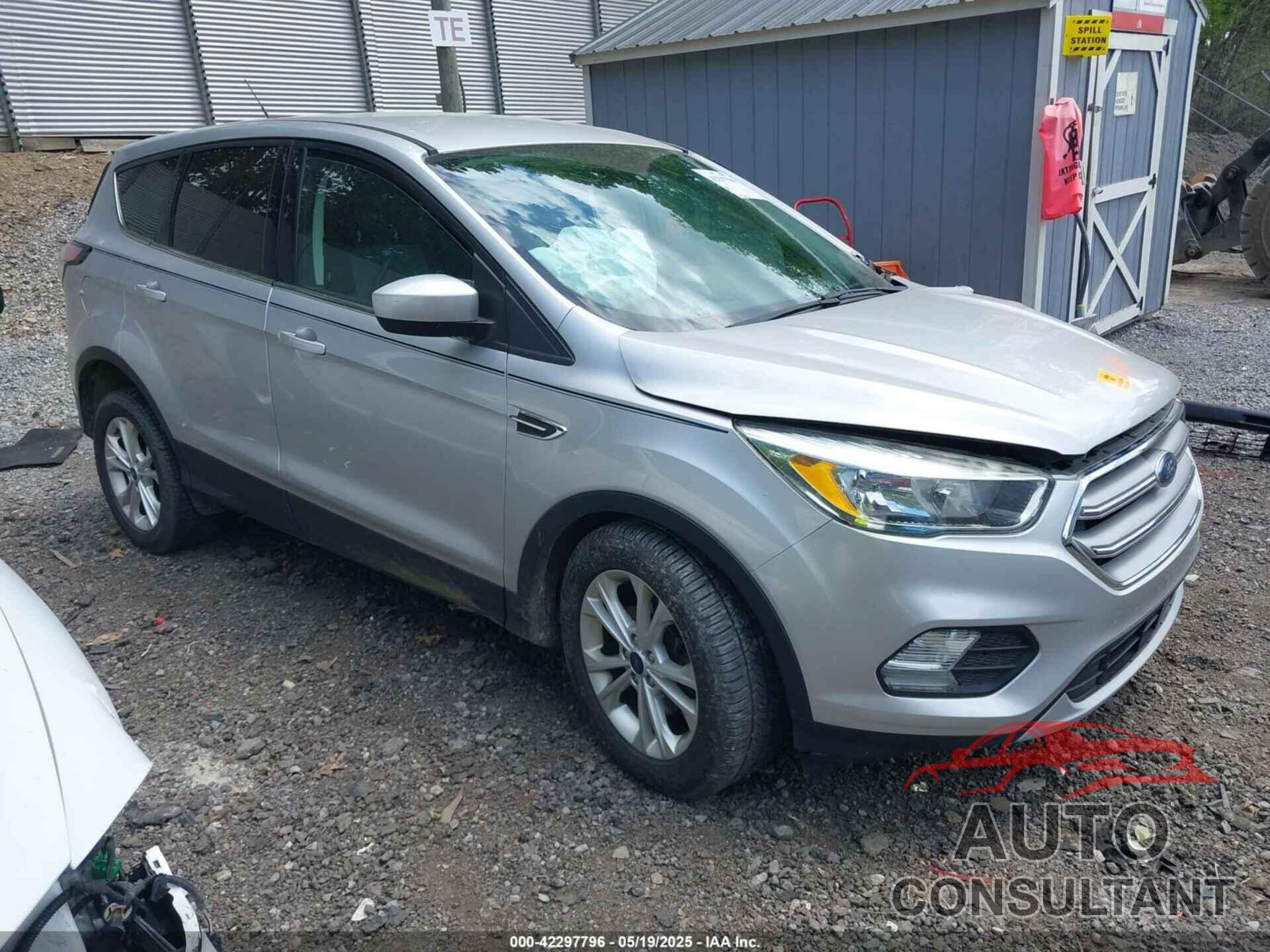 FORD ESCAPE 2017 - 1FMCU9GD1HUD91691