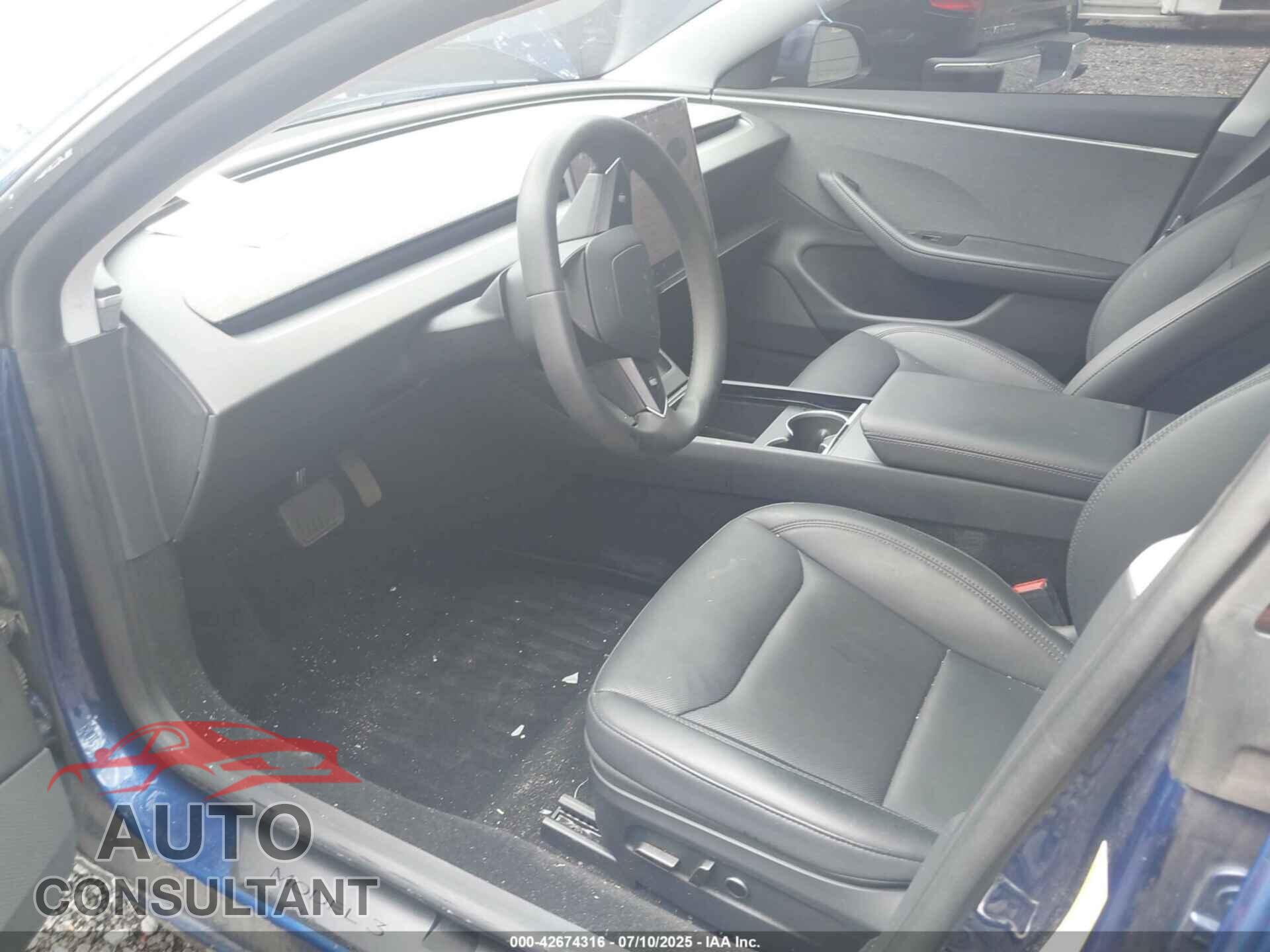 TESLA MODEL 3 2024 - 5YJ3E1EA4RF829626