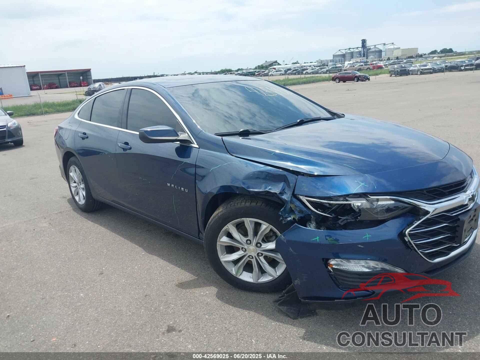CHEVROLET MALIBU 2019 - 1G1ZD5ST2KF144111