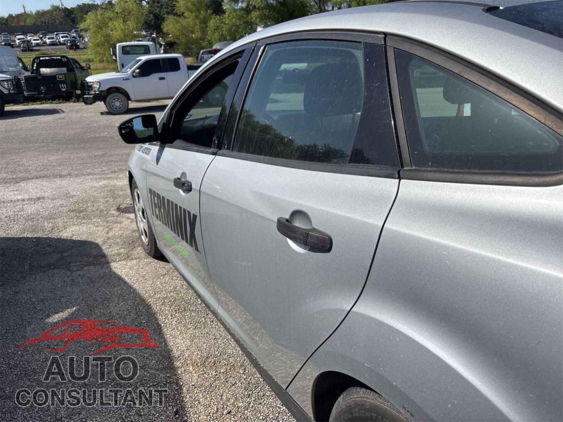 FORD FOCUS 2016 - 1FADP3E22GL366193