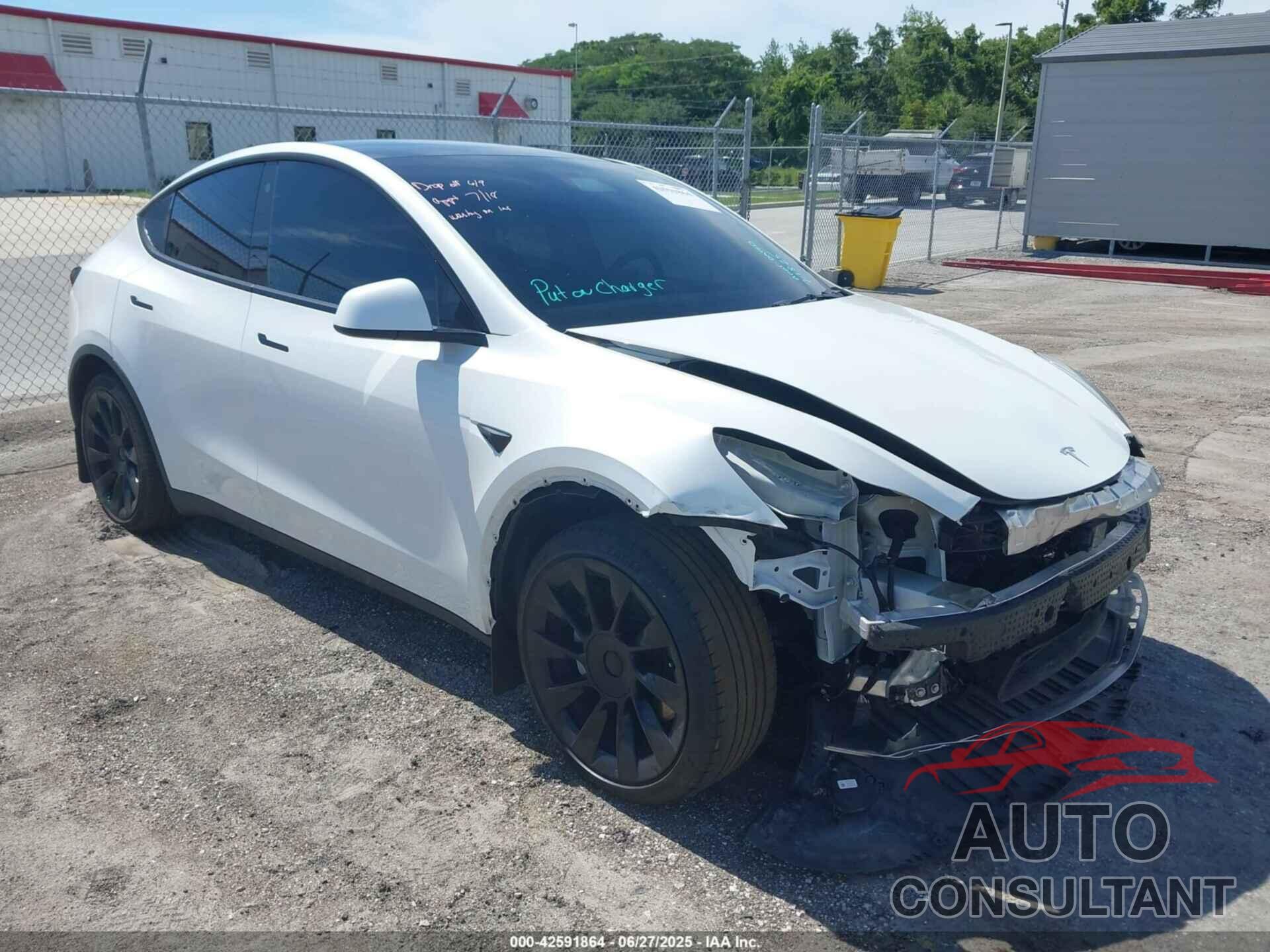 TESLA MODEL Y 2021 - 5YJYGDED3MF173455