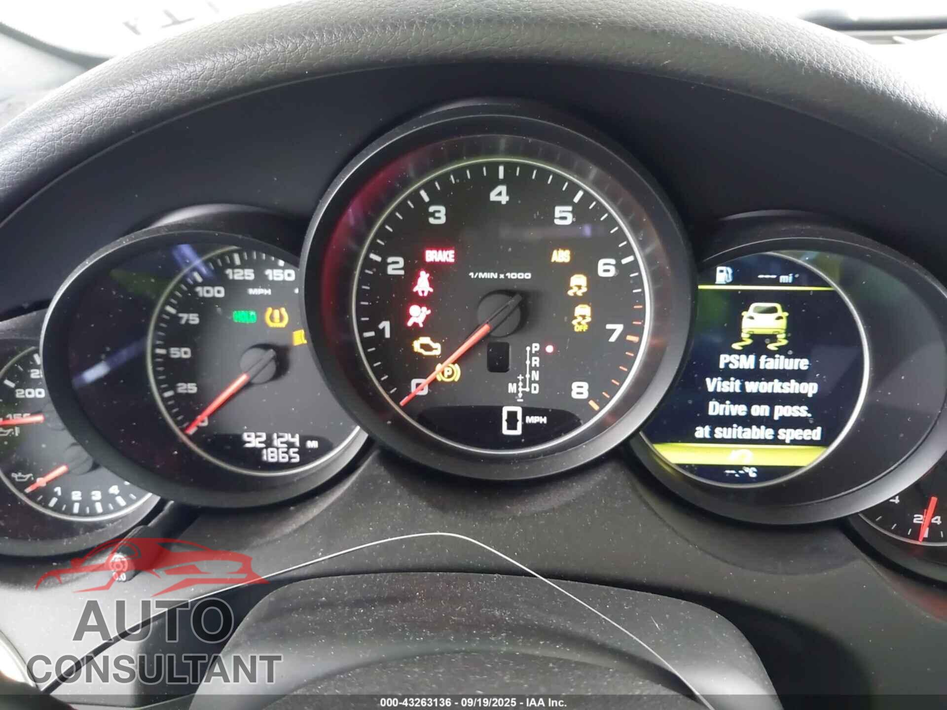 PORSCHE CAYENNE 2016 - WP1AA2A22GLA03311