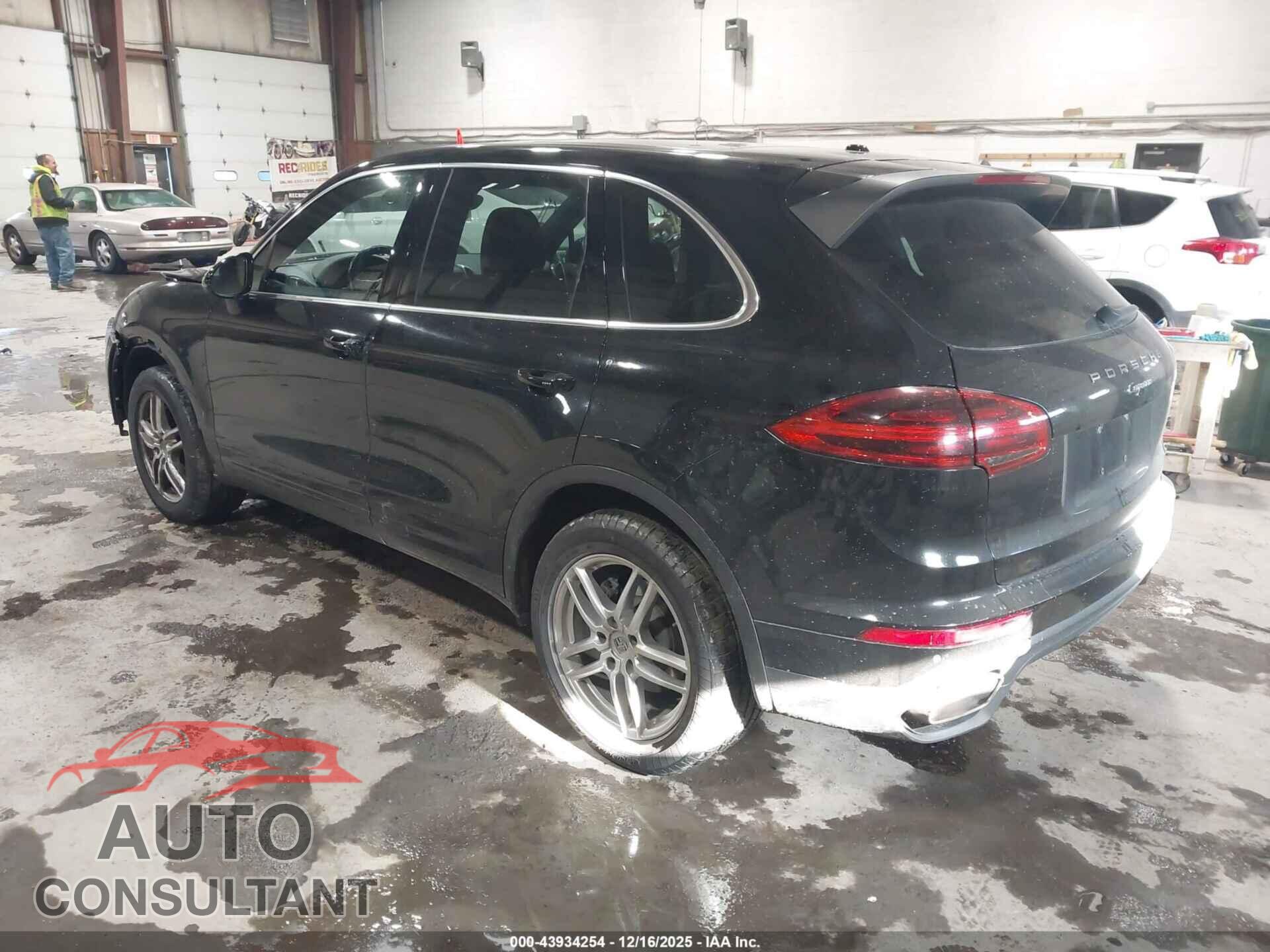 PORSCHE CAYENNE 2016 - WP1AA2A25GLA02461