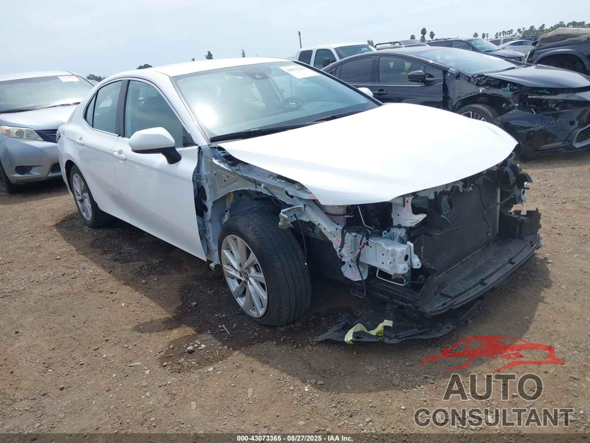 TOYOTA CAMRY 2022 - 4T1C11AKXNU680162