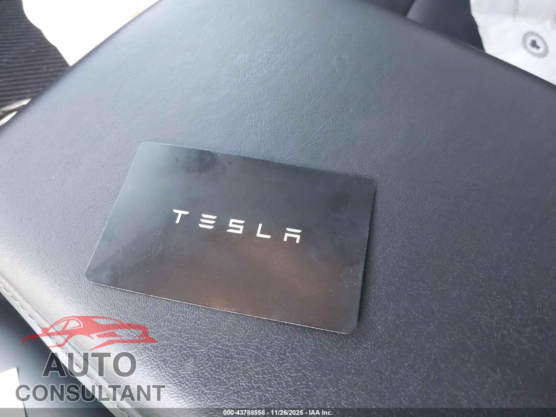 TESLA MODEL 3 2018 - 5YJ3E1EA0JF006129