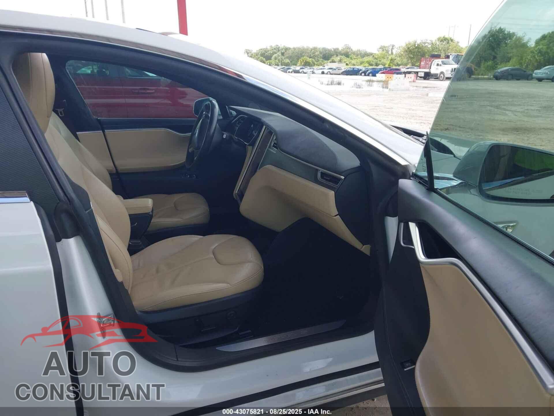 TESLA MODEL S 2015 - 5YJSA1E16FF102958