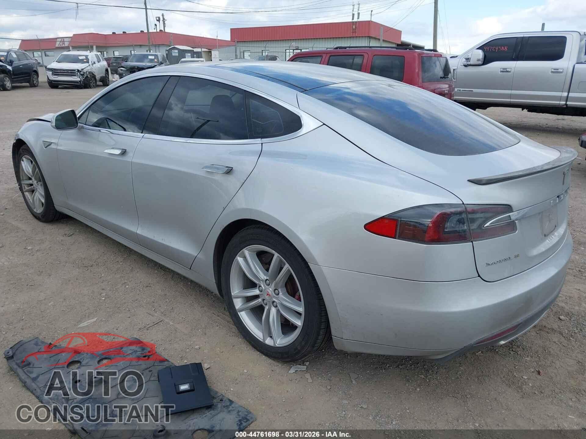 TESLA MODEL S 2013 - 5YJSA1DPXDFP13062