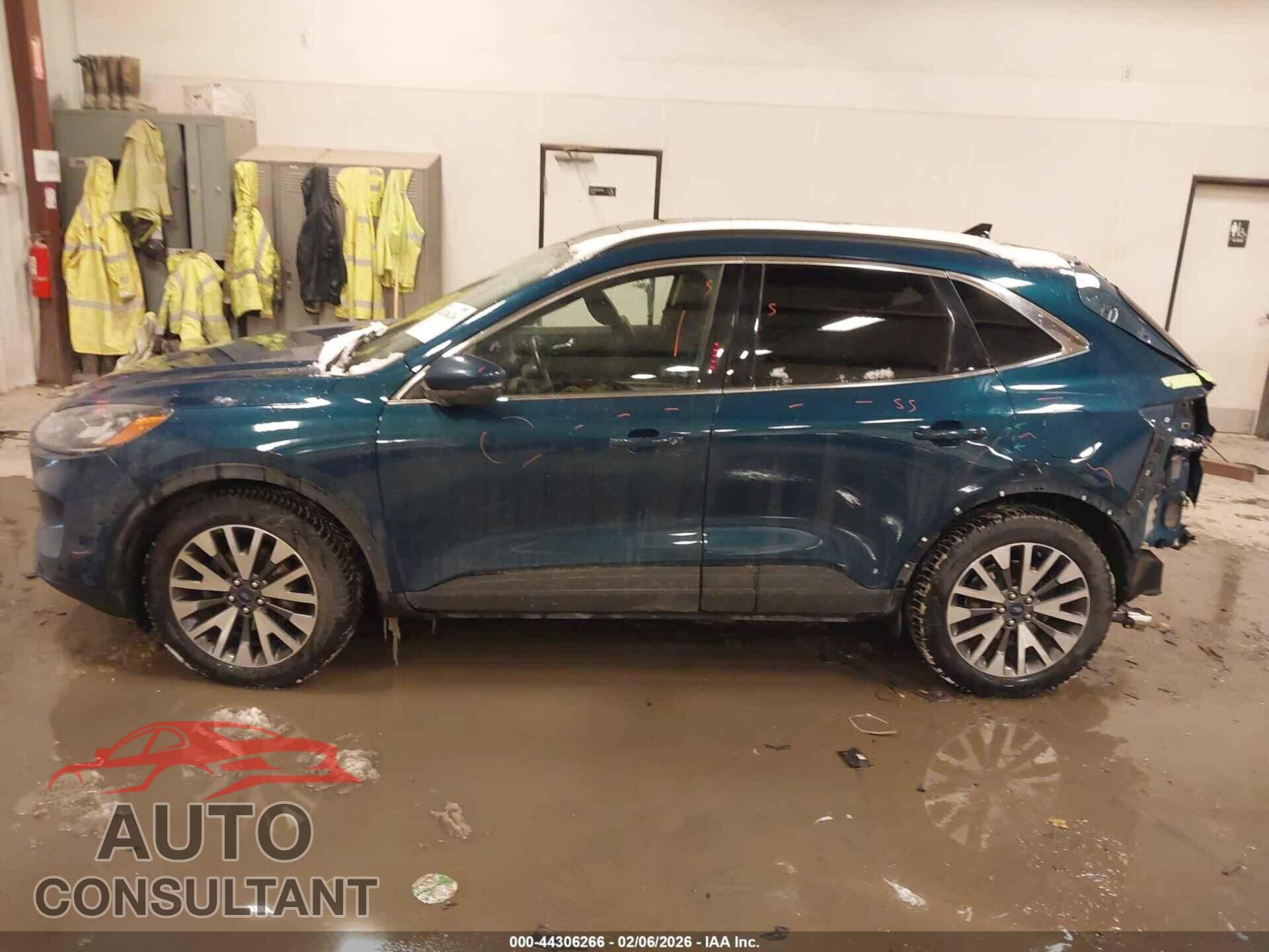 FORD ESCAPE 2020 - 1FMCU9DZ1LUA52180