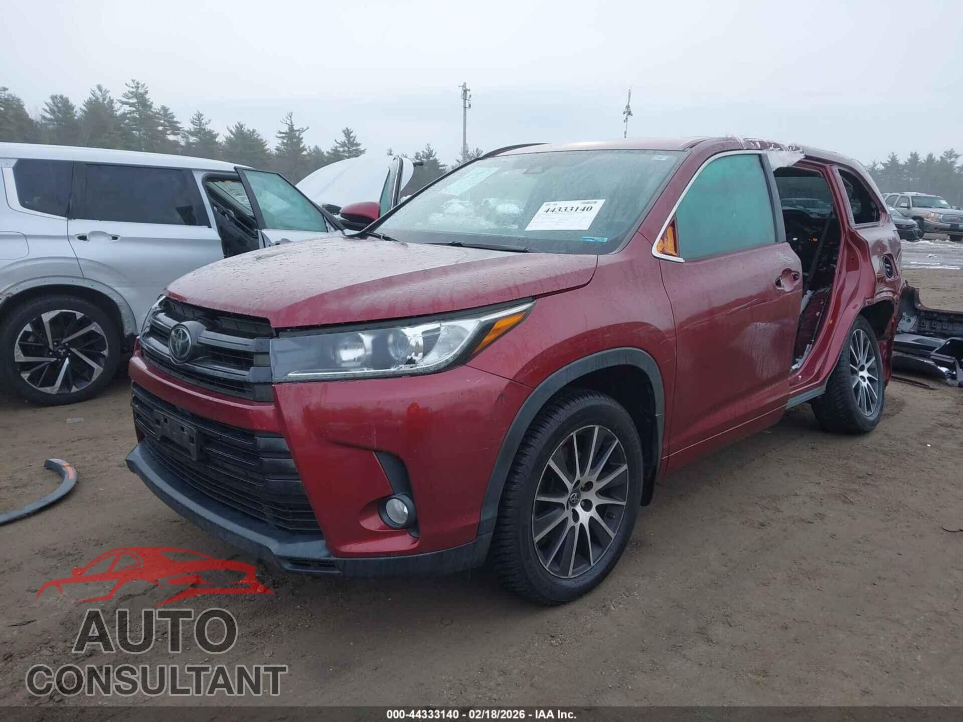 TOYOTA HIGHLANDER 2018 - 5TDJZRFH6JS833716