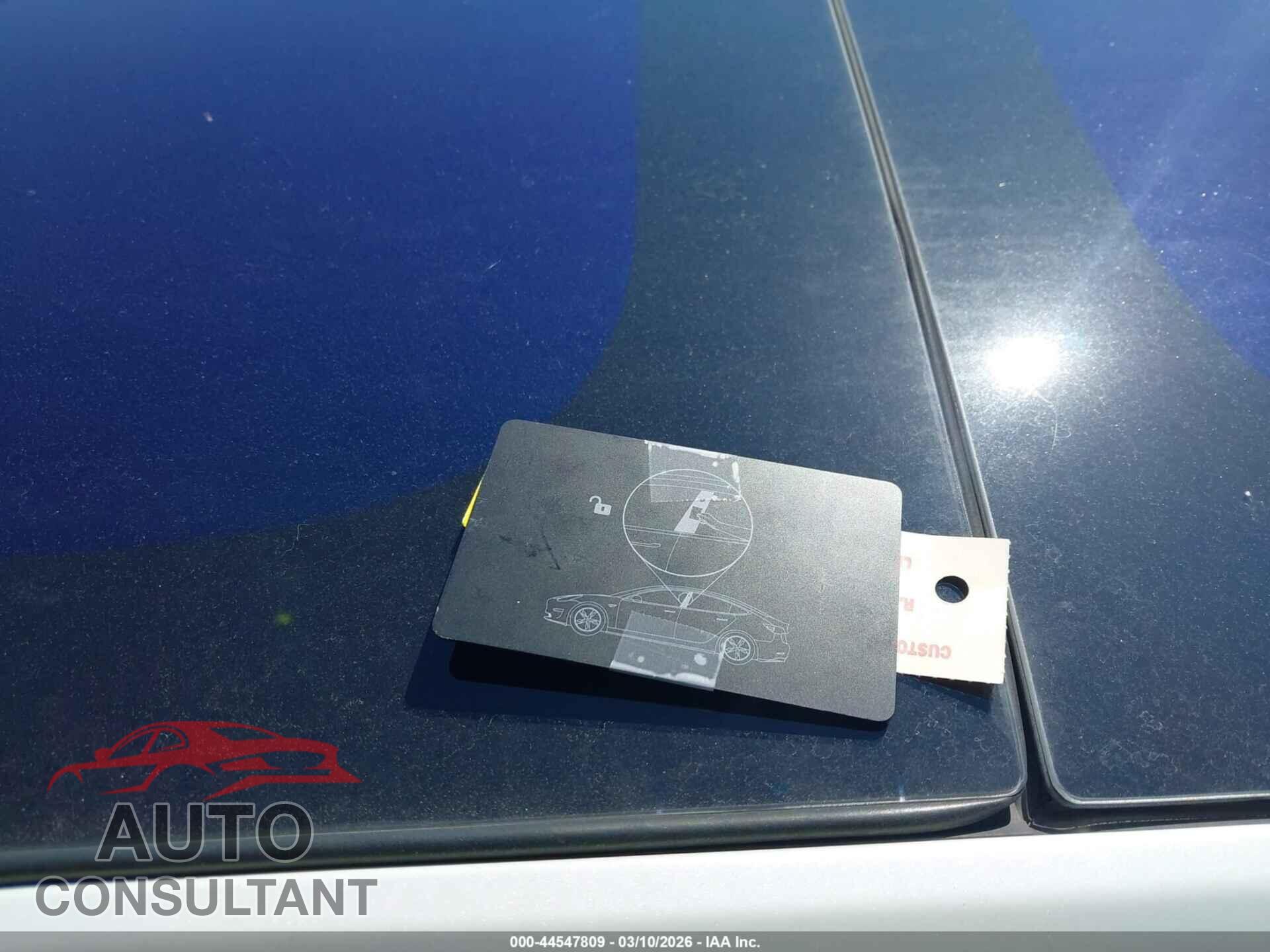 TESLA MODEL 3 2018 - 5YJ3E1EA1JF015857