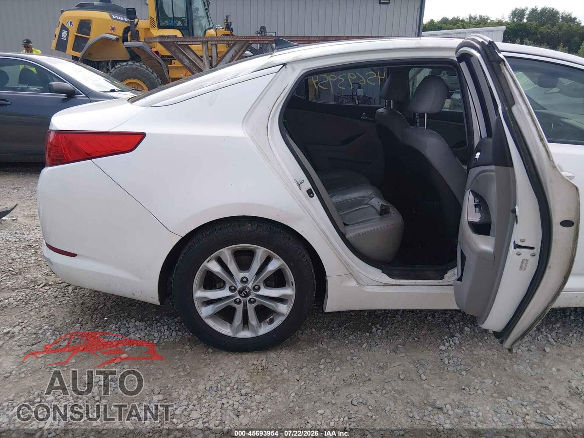 KIA OPTIMA 2011 - KNAGN4A77B5058466
