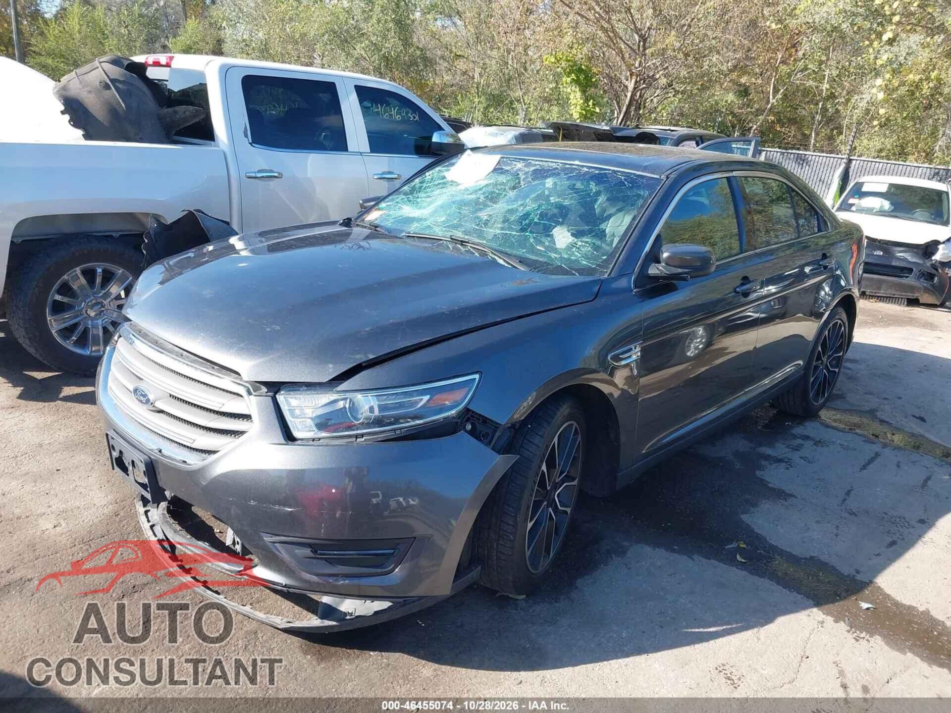 FORD TAURUS 2018 - 1FAHP2E81JG104052