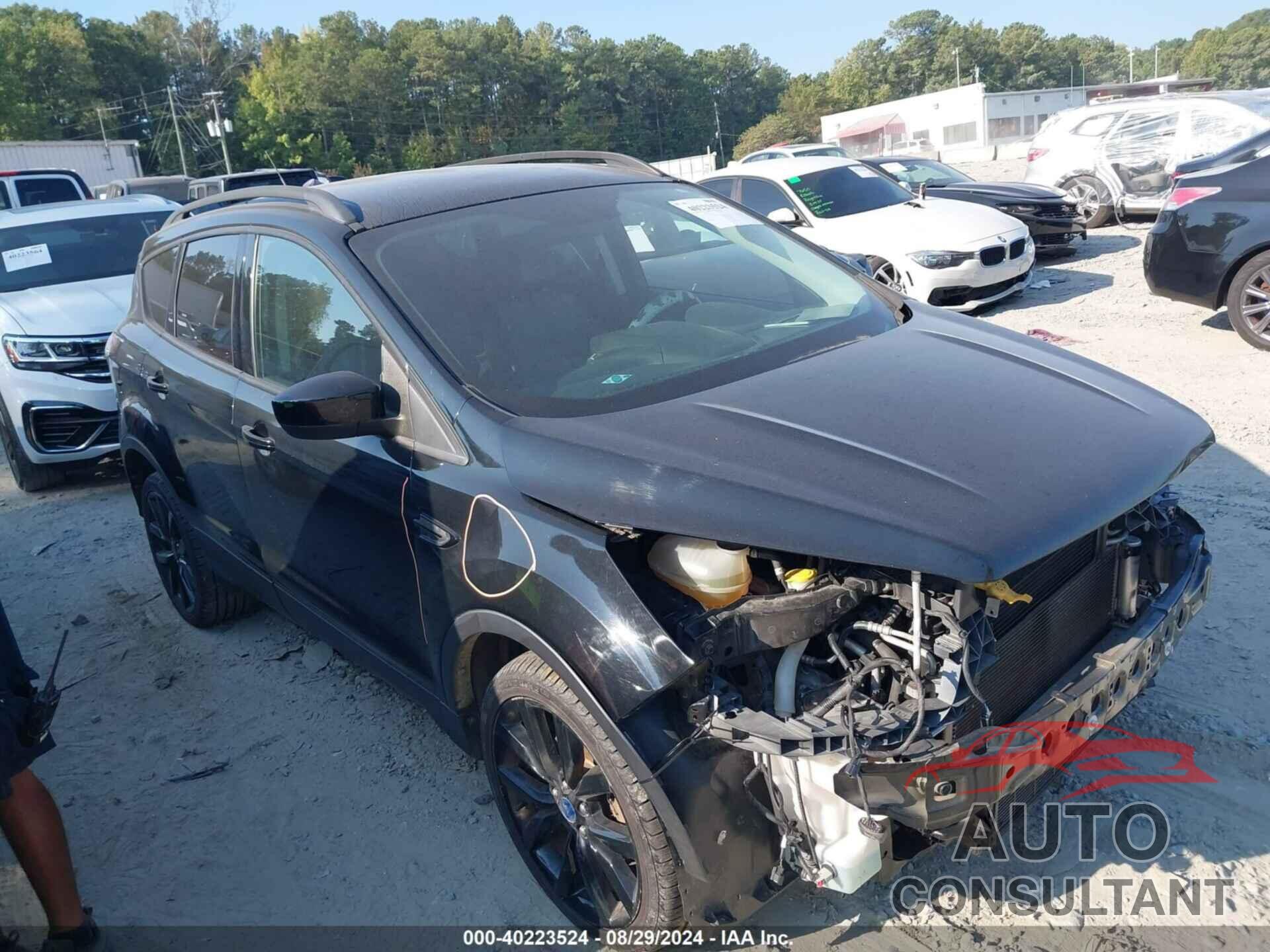 FORD ESCAPE 2017 - 1FMCU0GD3HUA18860
