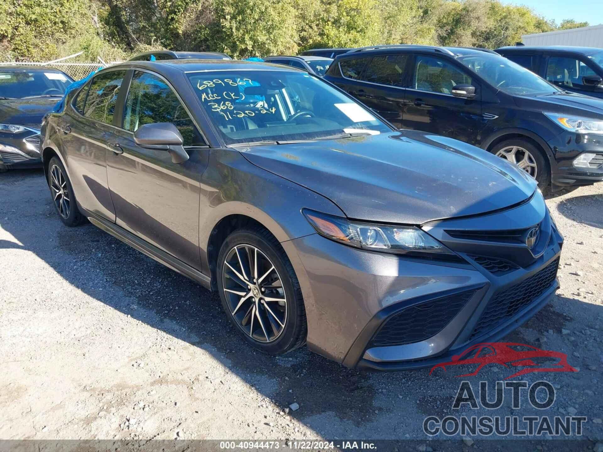 TOYOTA CAMRY 2021 - 4T1G11AK2MU440538